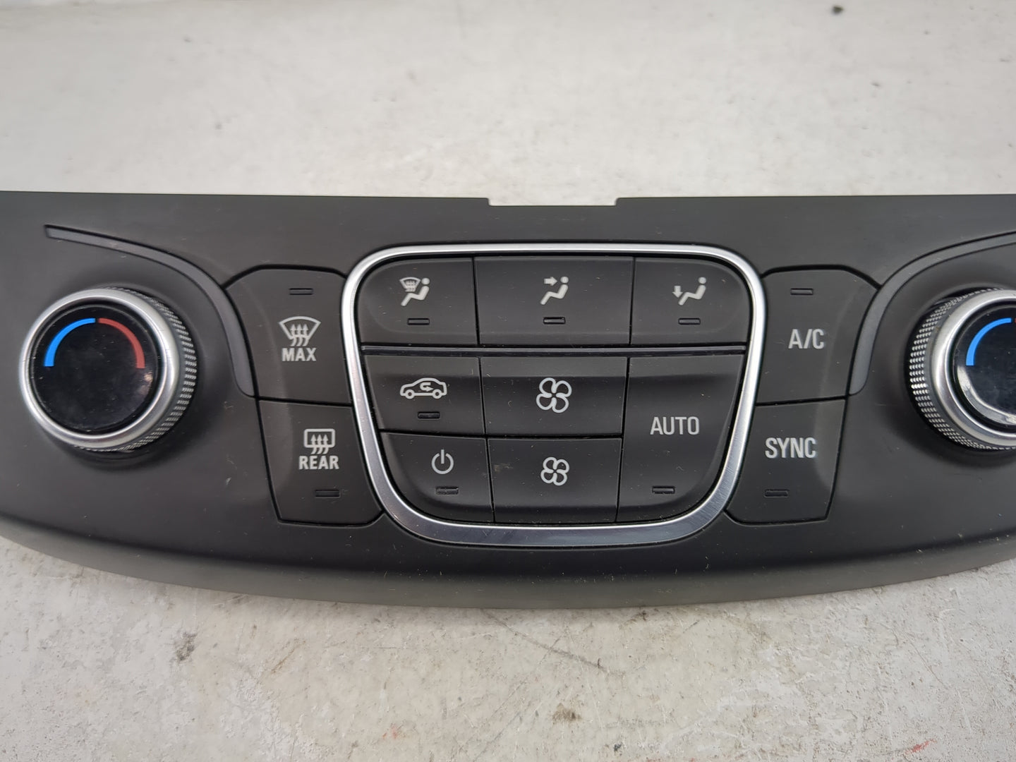 2018 Chevrolet Traverse Climate Control Module Temperature AC/Heater Replacement P/N:84216552 7370200000000X, 000235226 Fits