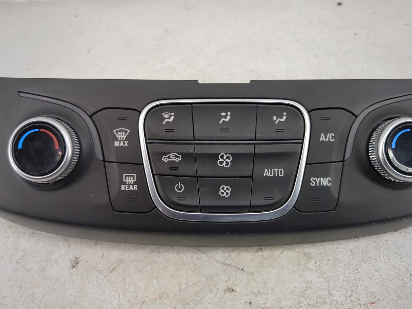 2018 Chevrolet Traverse Climate Control Module Temperature AC/Heater Replacement P/N:84216552 7370200000000X, 000235226 Fits