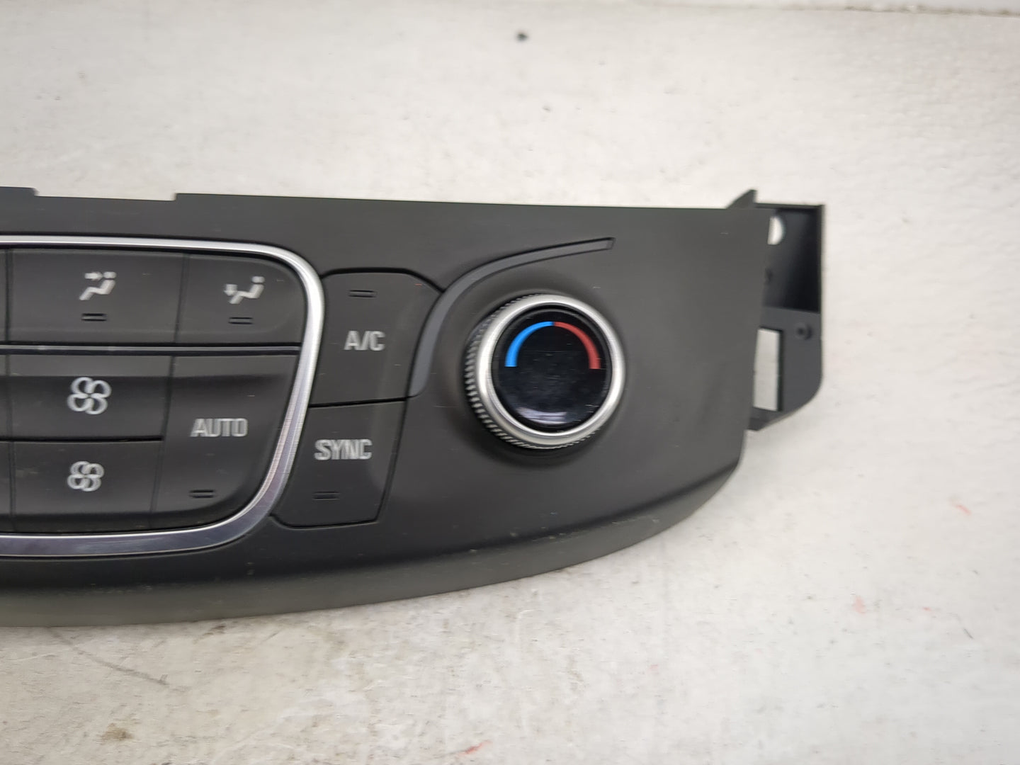 2018 Chevrolet Traverse Climate Control Module Temperature AC/Heater Replacement P/N:84216552 7370200000000X, 000235226 Fits