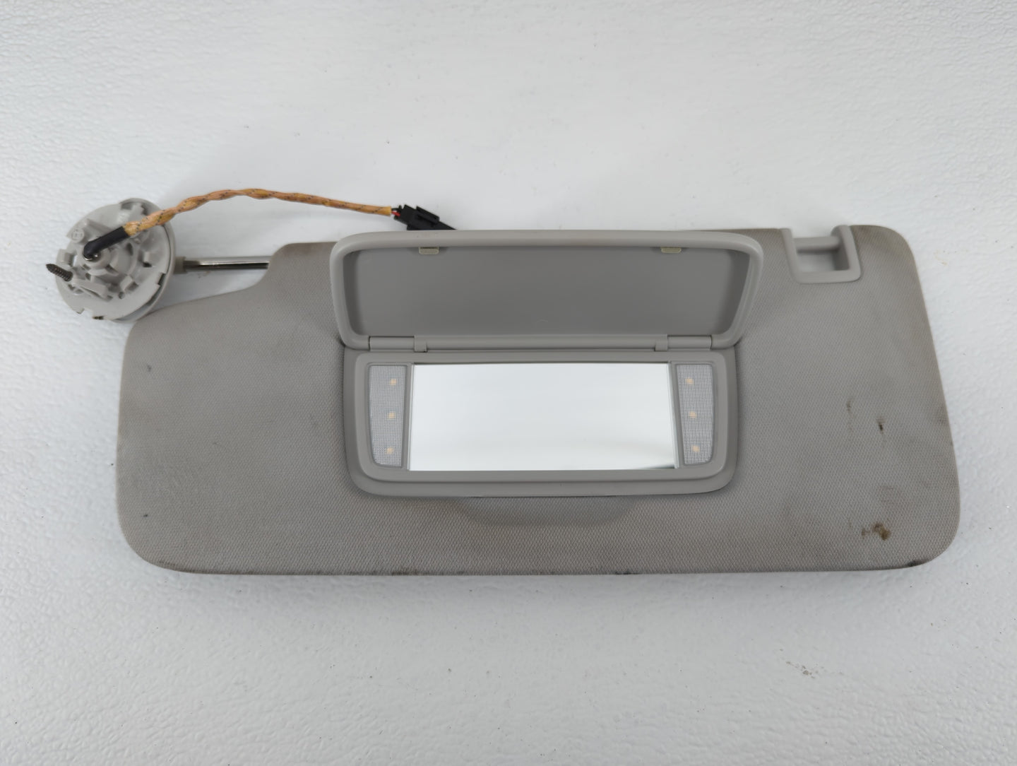 2018-2022 Chevrolet Traverse Sun Visor Shade Replacement Driver Left Mirror Fits Fits 2018 2019 2020 2021 2022 OEM Used Auto