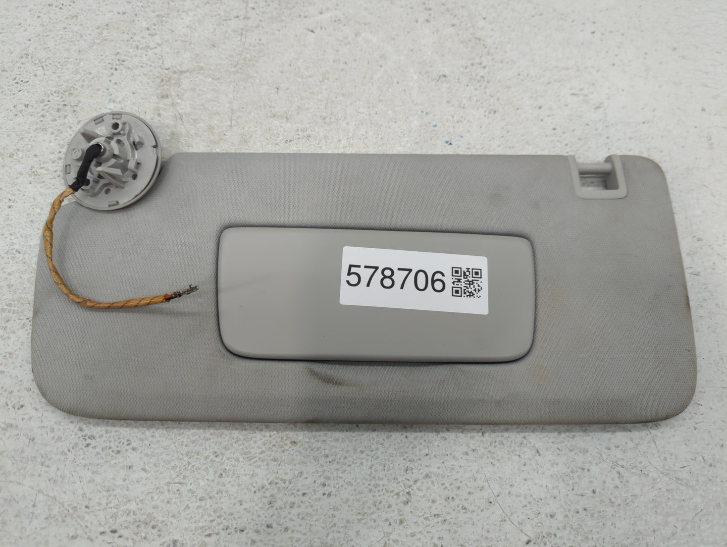 2018-2022 Chevrolet Traverse Sun Visor Shade Replacement Passenger Right Mirror Fits Fits 2018 2019 2020 2021 2022 OEM Used 