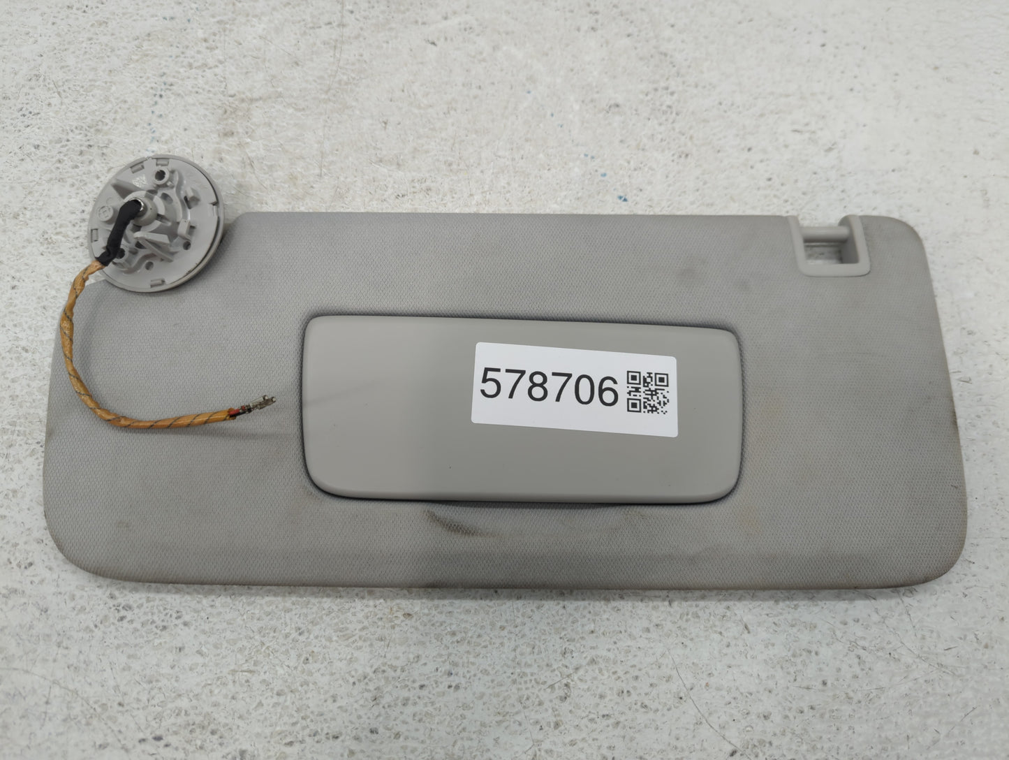 2018-2022 Chevrolet Traverse Sun Visor Shade Replacement Passenger Right Mirror Fits Fits 2018 2019 2020 2021 2022 OEM Used 