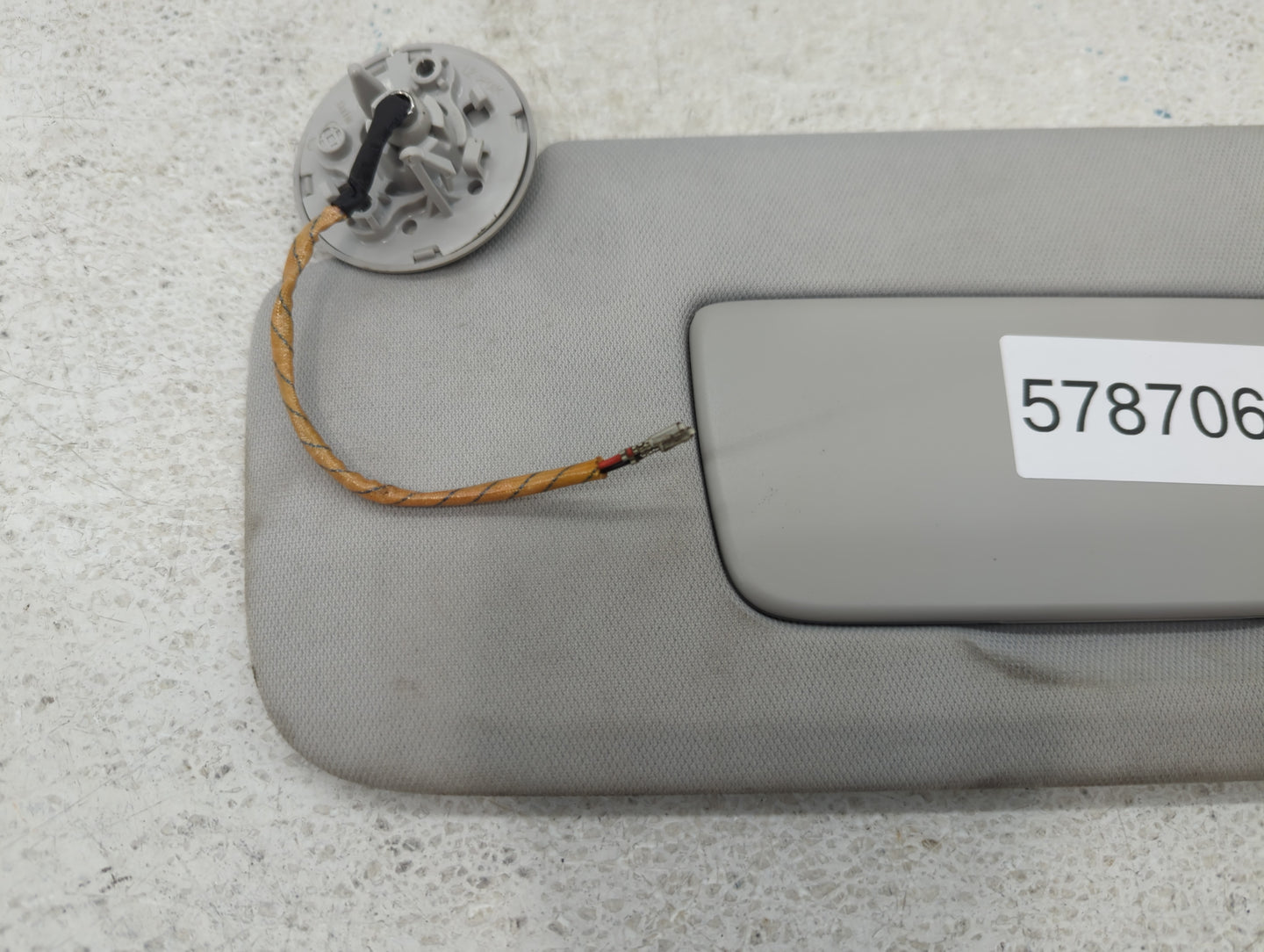 2018-2022 Chevrolet Traverse Sun Visor Shade Replacement Passenger Right Mirror Fits Fits 2018 2019 2020 2021 2022 OEM Used 