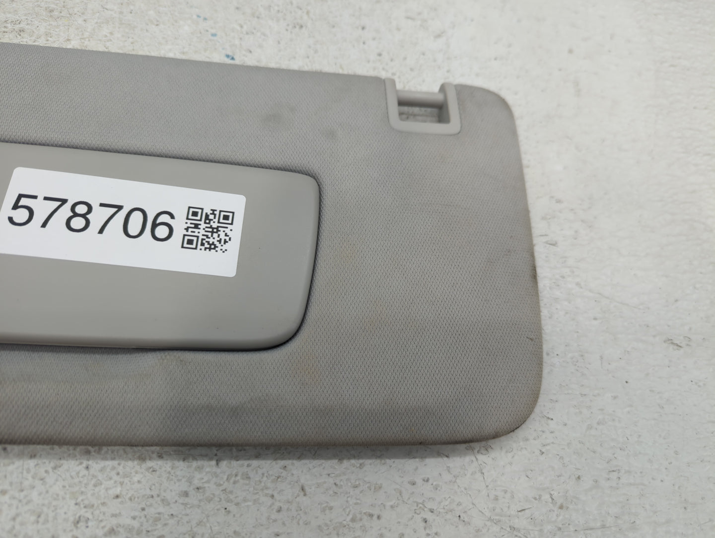 2018-2022 Chevrolet Traverse Sun Visor Shade Replacement Passenger Right Mirror Fits Fits 2018 2019 2020 2021 2022 OEM Used 