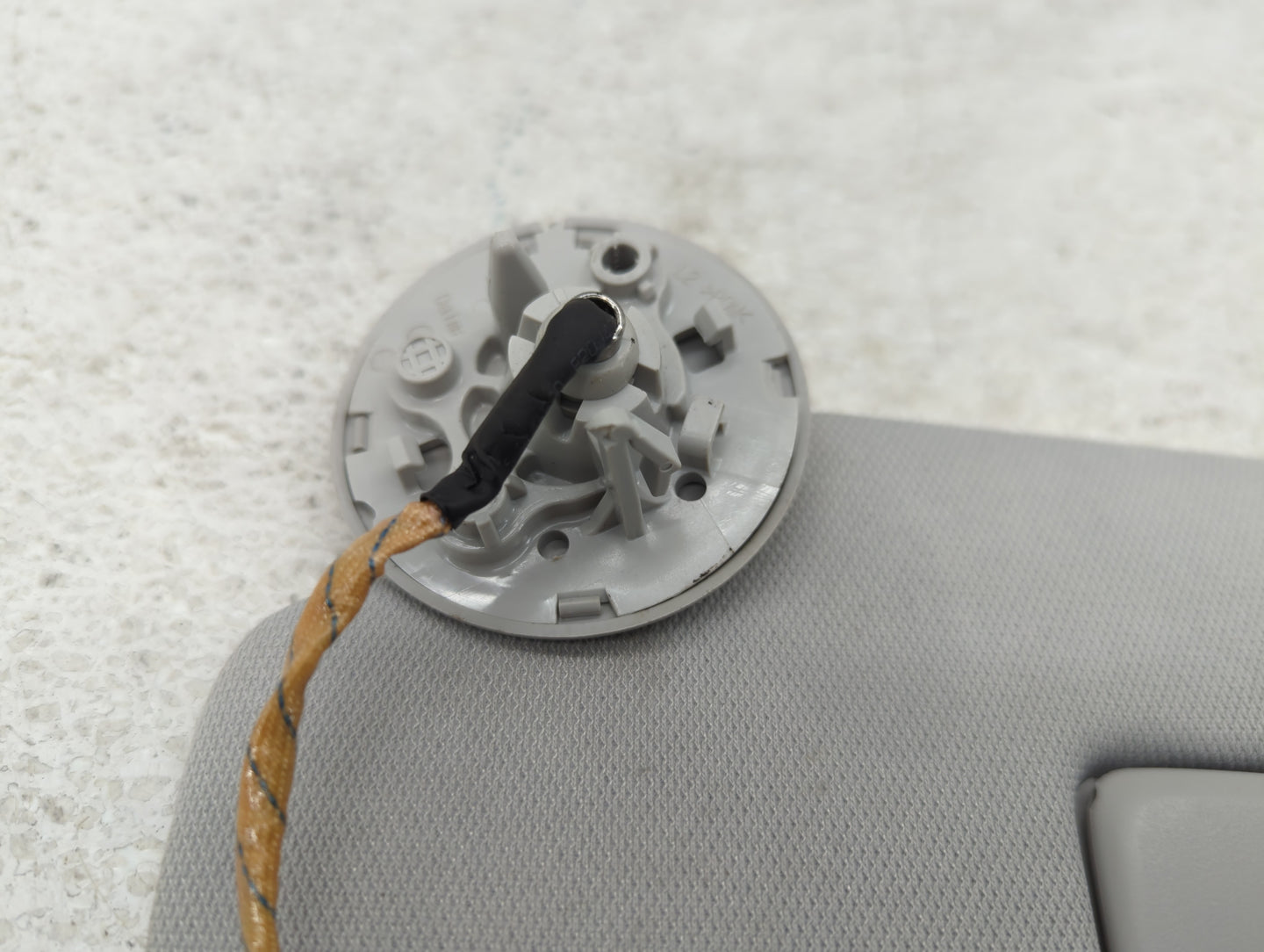 2018-2022 Chevrolet Traverse Sun Visor Shade Replacement Passenger Right Mirror Fits Fits 2018 2019 2020 2021 2022 OEM Used 