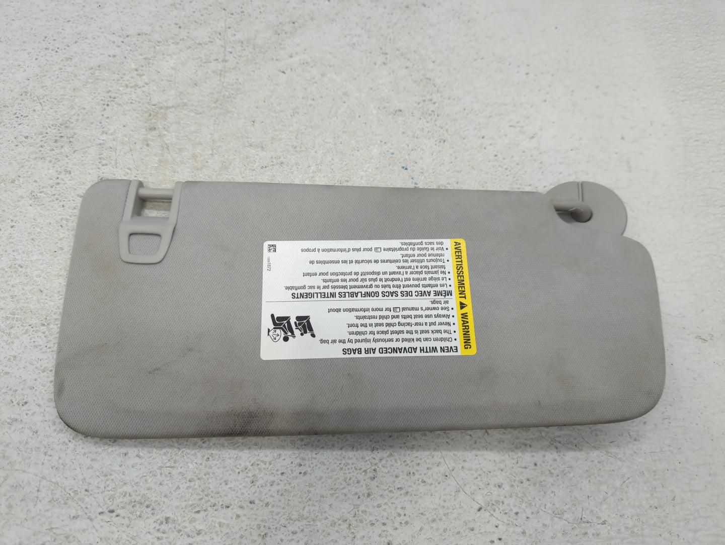 2018-2022 Chevrolet Traverse Sun Visor Shade Replacement Passenger Right Mirror Fits Fits 2018 2019 2020 2021 2022 OEM Used 