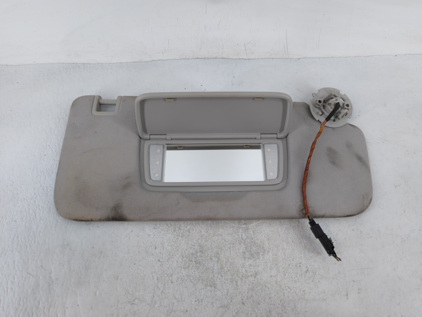 2018-2022 Chevrolet Traverse Sun Visor Shade Replacement Passenger Right Mirror Fits Fits 2018 2019 2020 2021 2022 OEM Used 