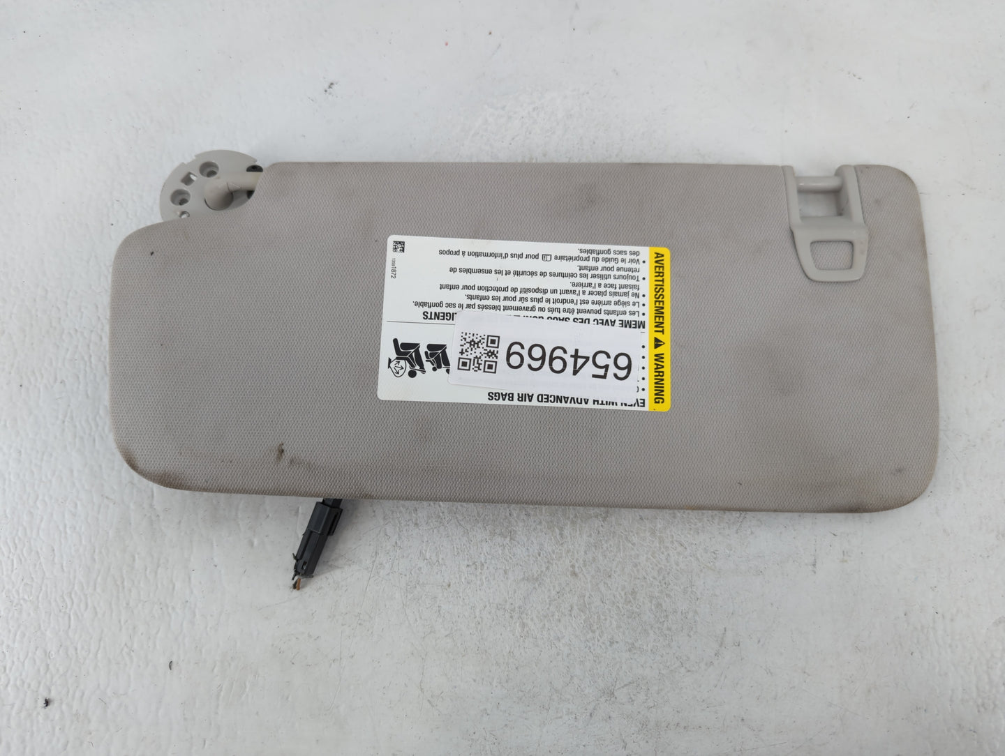 2018-2022 Chevrolet Traverse Sun Visor Shade Replacement Passenger Right Mirror Fits Fits 2018 2019 2020 2021 2022 OEM Used 