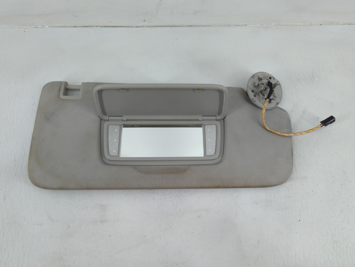 2018-2022 Chevrolet Traverse Sun Visor Shade Replacement Passenger Right Mirror Fits Fits 2018 2019 2020 2021 2022 OEM Used 