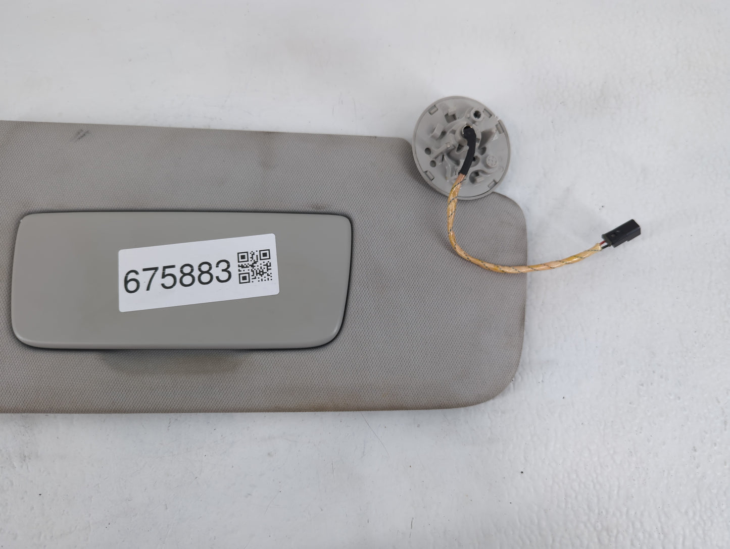 2018-2022 Chevrolet Traverse Sun Visor Shade Replacement Passenger Right Mirror Fits Fits 2018 2019 2020 2021 2022 OEM Used 