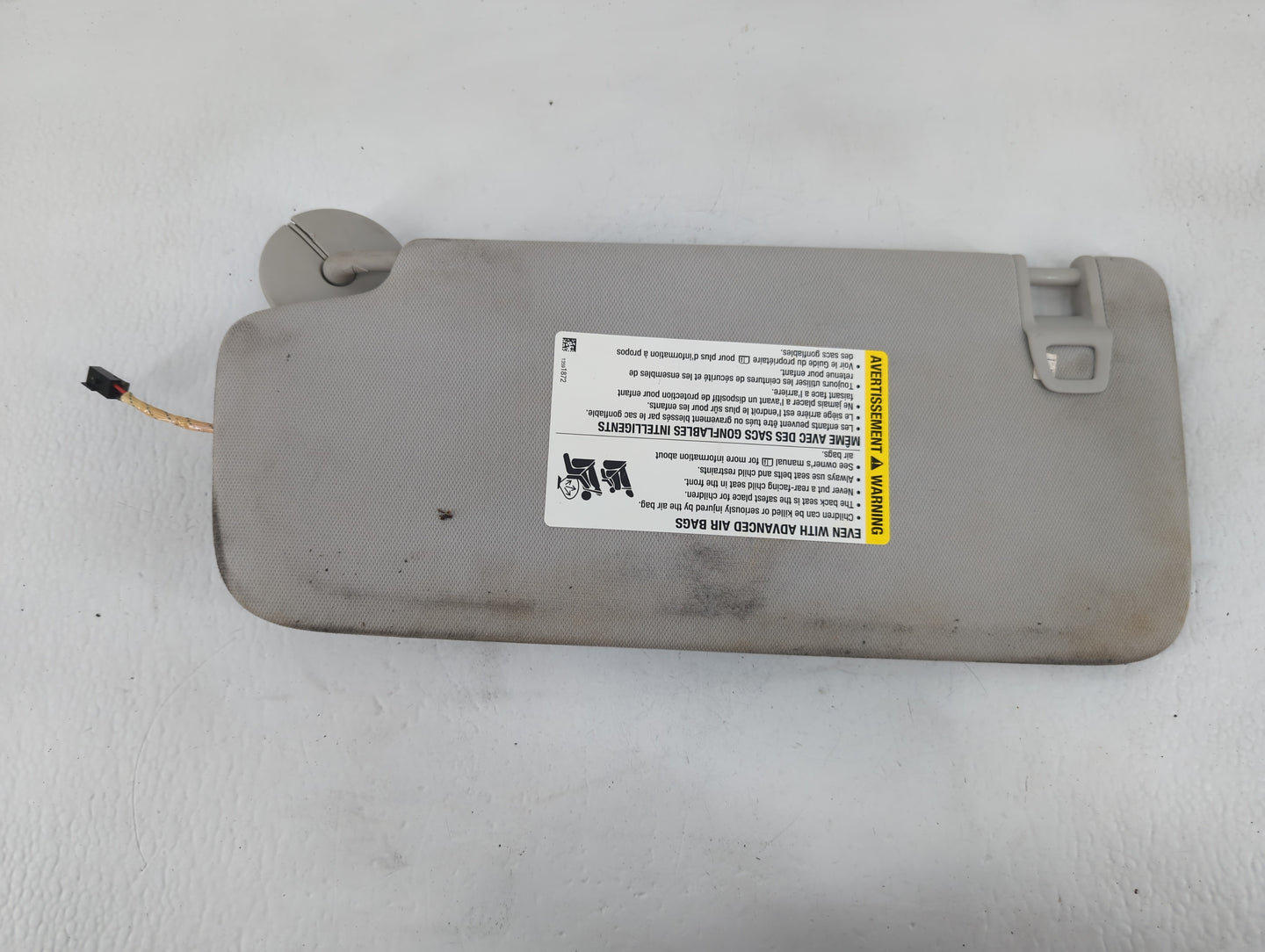 2018-2022 Chevrolet Traverse Sun Visor Shade Replacement Passenger Right Mirror Fits Fits 2018 2019 2020 2021 2022 OEM Used 