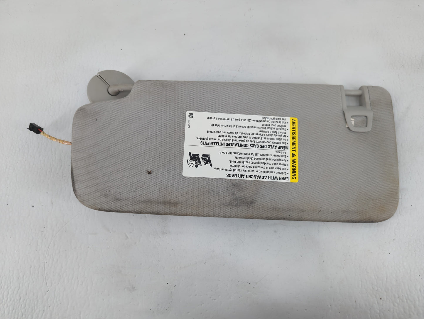 2018-2022 Chevrolet Traverse Sun Visor Shade Replacement Passenger Right Mirror Fits Fits 2018 2019 2020 2021 2022 OEM Used 