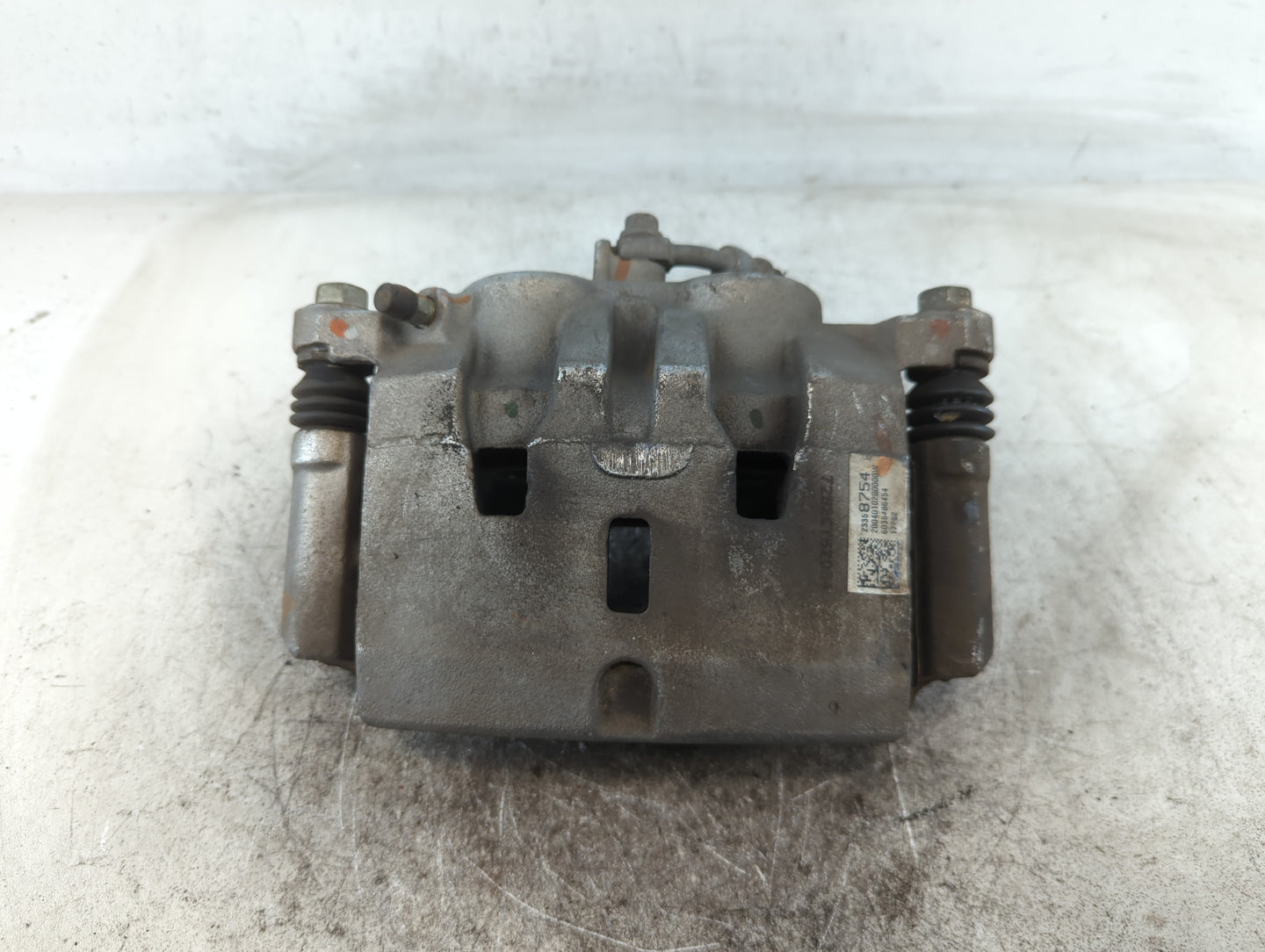 2018-2020 Chevrolet Traverse Front Passenger Right Brake Caliper - Oemusedautoparts1.com