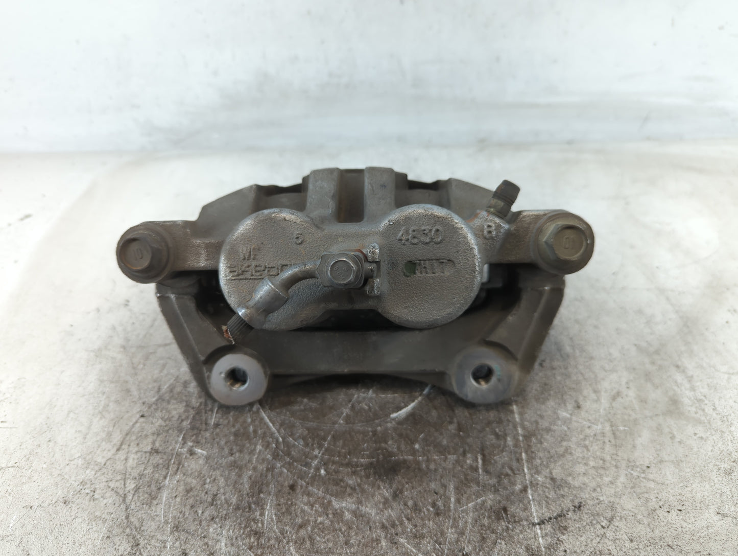 2018-2020 Chevrolet Traverse Front Passenger Right Brake Caliper - Oemusedautoparts1.com