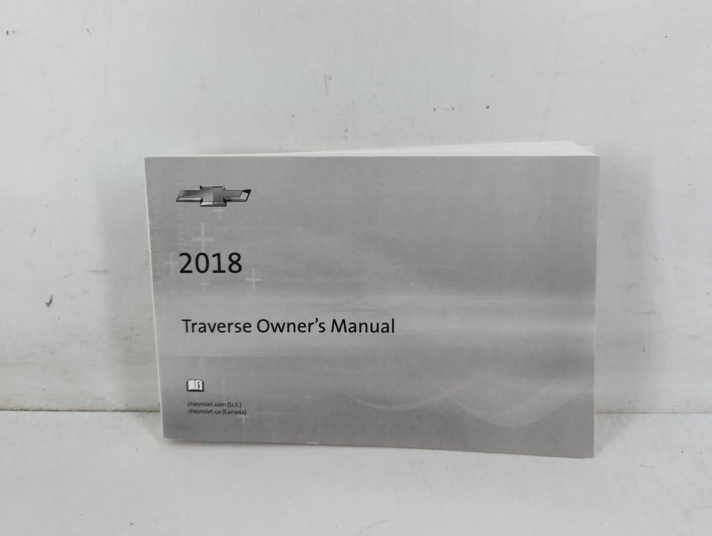 2018 Chevrolet Traverse Owners Manual Book Guide P/N:23168733 B OEM Used Auto Parts - Oemusedautoparts1.com