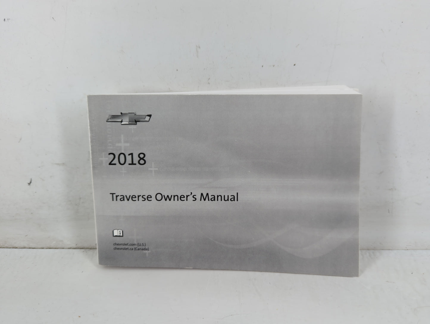 2018 Chevrolet Traverse Owners Manual Book Guide P/N:23168733 B OEM Used Auto Parts - Oemusedautoparts1.com