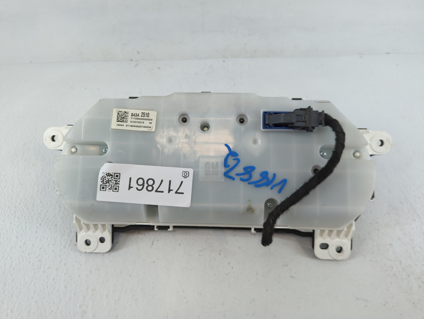 2018 Chevrolet Traverse Instrument Cluster Speedometer Gauges P/N:84342510 Fits OEM Used Auto Parts - Oemusedautoparts1.com