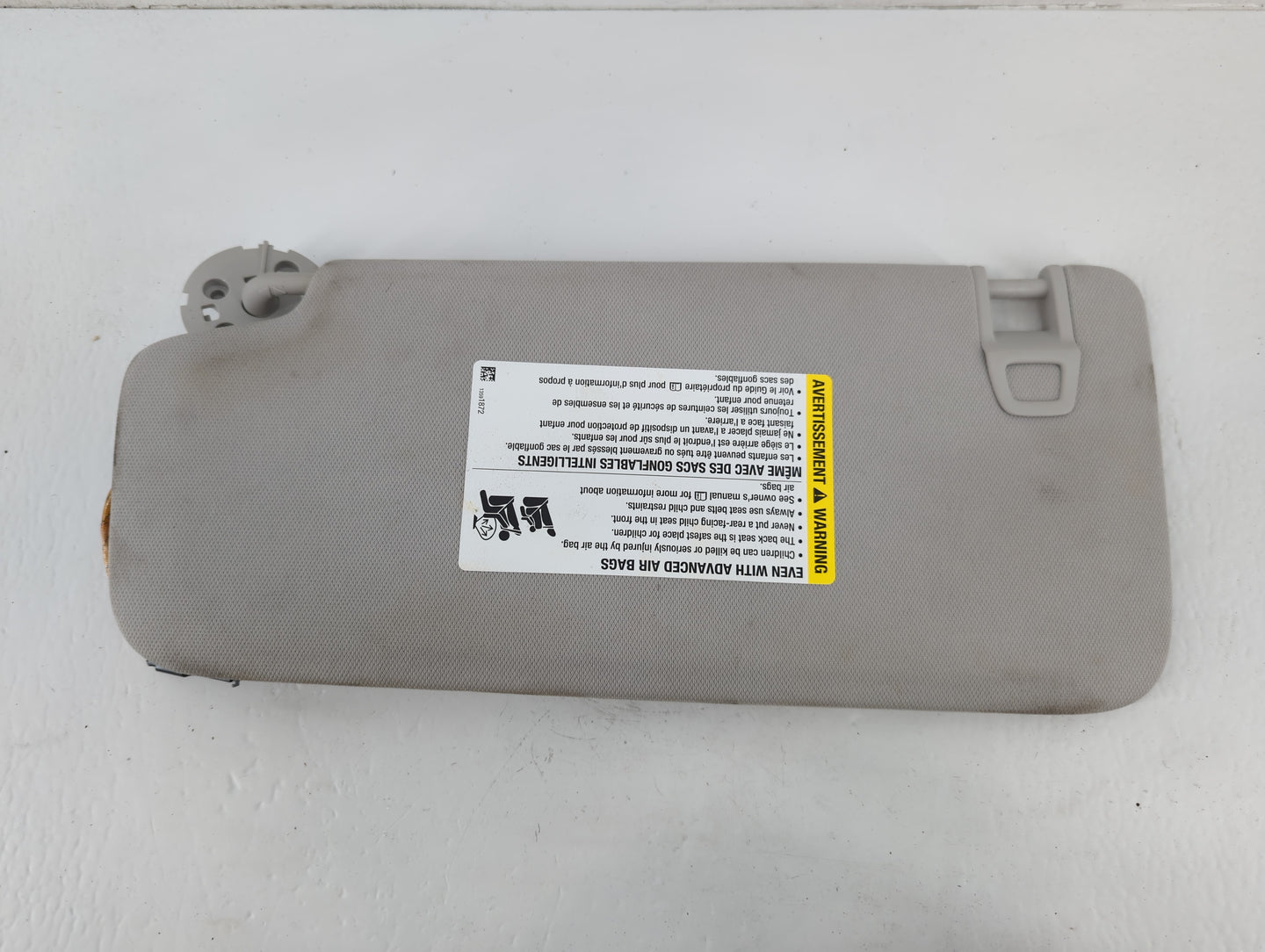 2018-2022 Chevrolet Traverse Sun Visor Shade Replacement Driver Left Mirror Fits Fits 2018 2019 2020 2021 2022 OEM Used Auto
