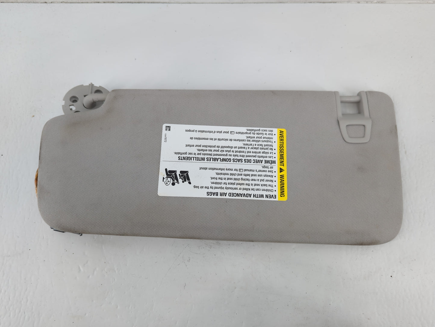 2018-2022 Chevrolet Traverse Sun Visor Shade Replacement Driver Left Mirror Fits Fits 2018 2019 2020 2021 2022 OEM Used Auto