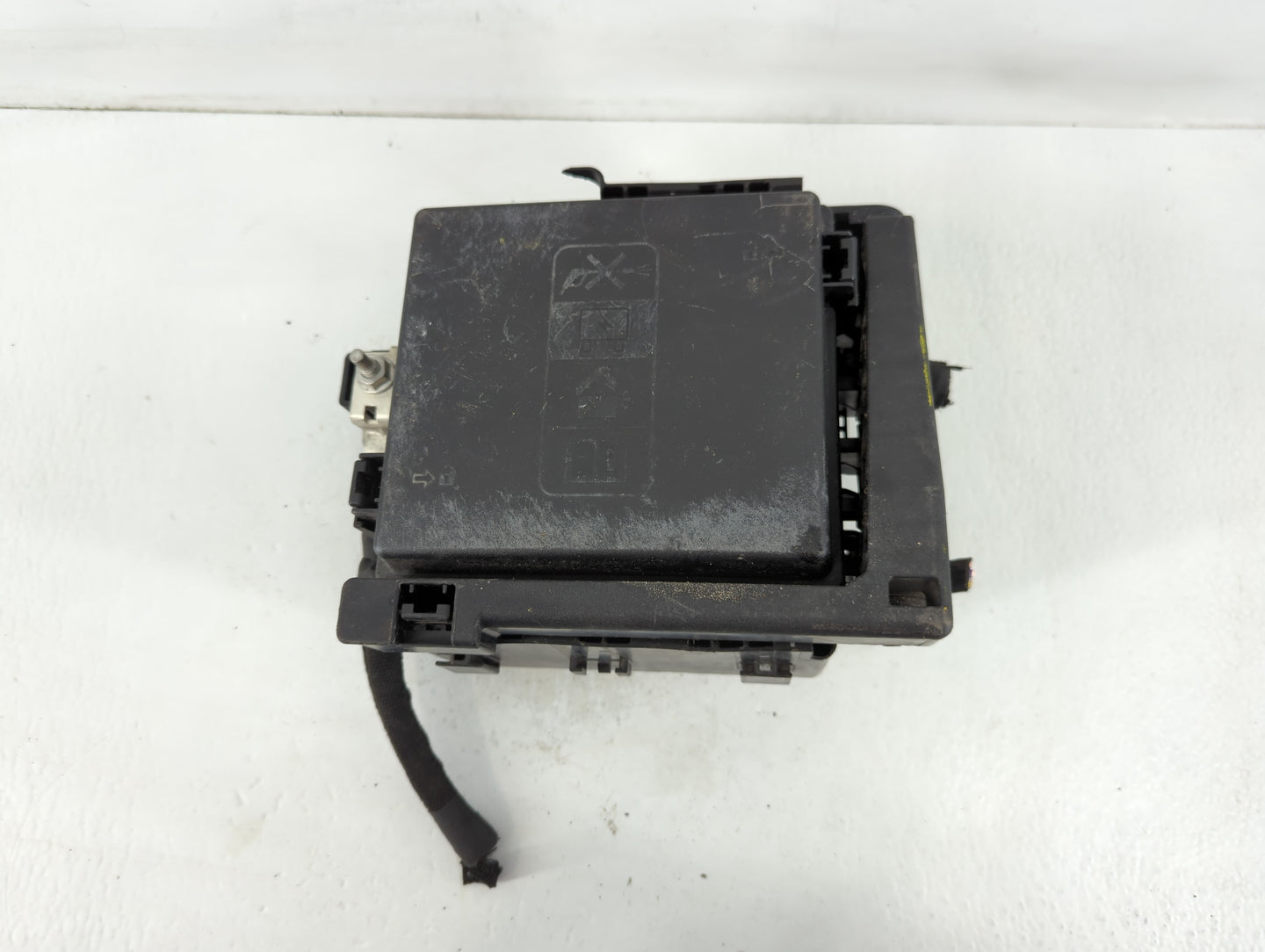 2018-2019 Chevrolet Traverse Fusebox Fuse Box Panel Relay Module P/N:PP-TD40 7171-5421-30 Fits Fits 2018 2019 OEM Used Auto 