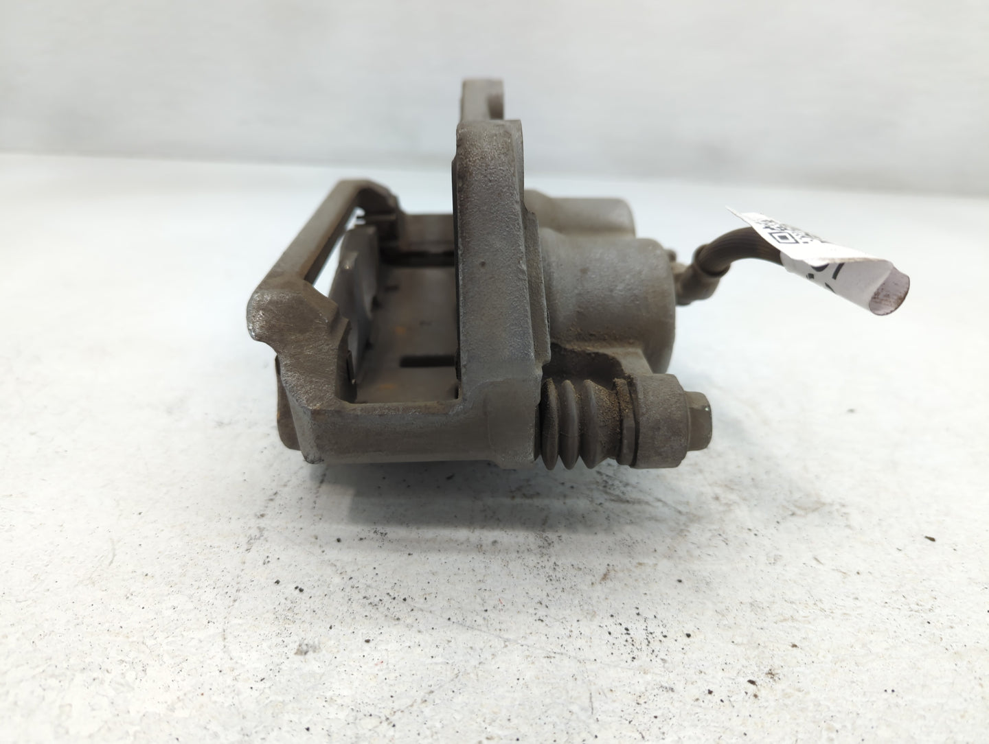 2018-2020 Chevrolet Traverse Front Passenger Right Brake Caliper - Oemusedautoparts1.com