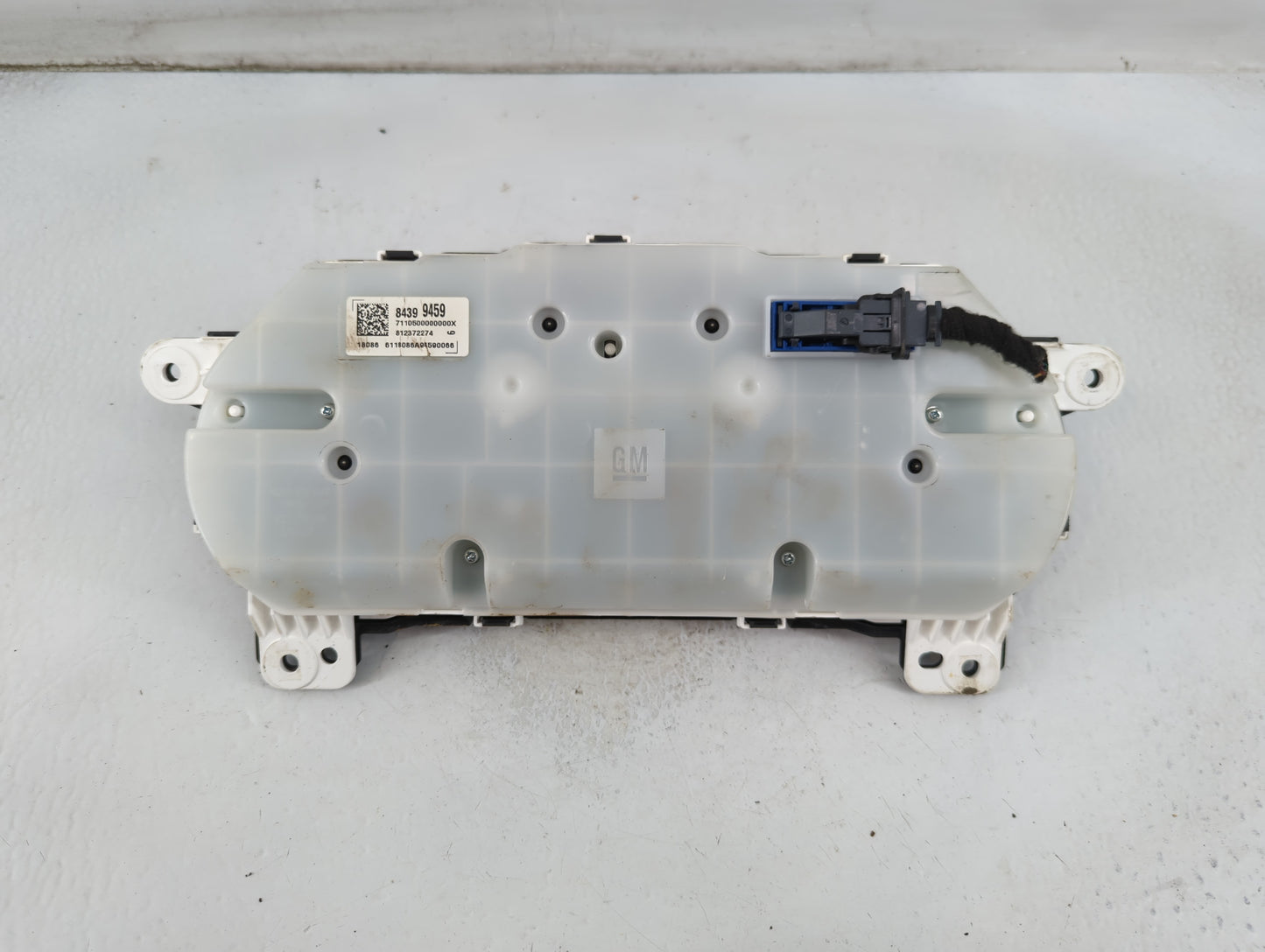 2018 Chevrolet Traverse Instrument Cluster Speedometer Gauges P/N:84399459 Fits OEM Used Auto Parts - Oemusedautoparts1.com