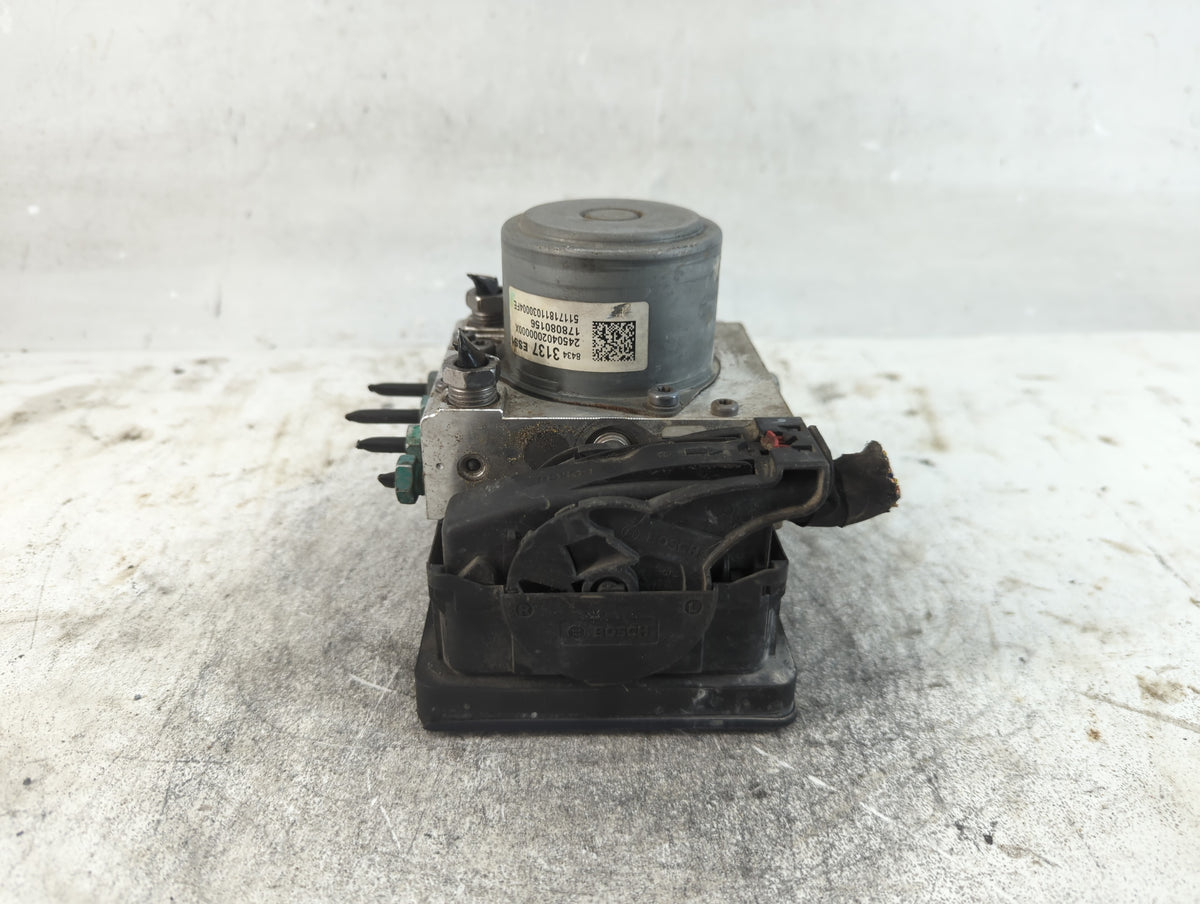 2018 Chevrolet Traverse Anti-Lock Brake ABS Pump Module Actuator OEM P/N:84343137 Fits OEM Used Auto Parts - Oemusedautopart
