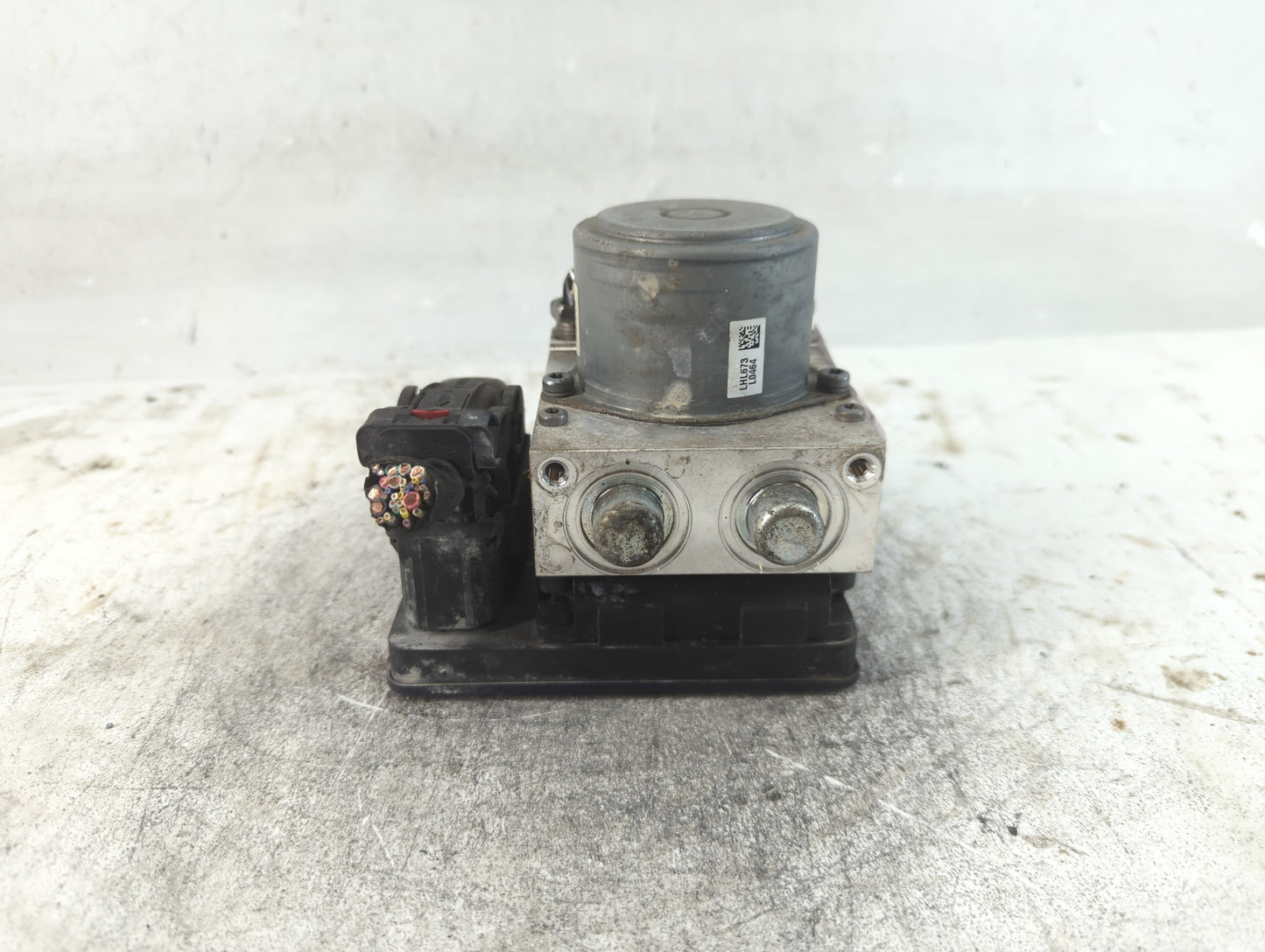 2018 Chevrolet Traverse ABS Pump Control Module Replacement P/N:84343137 Fits OEM Used Auto Parts - Oemusedautoparts1.com