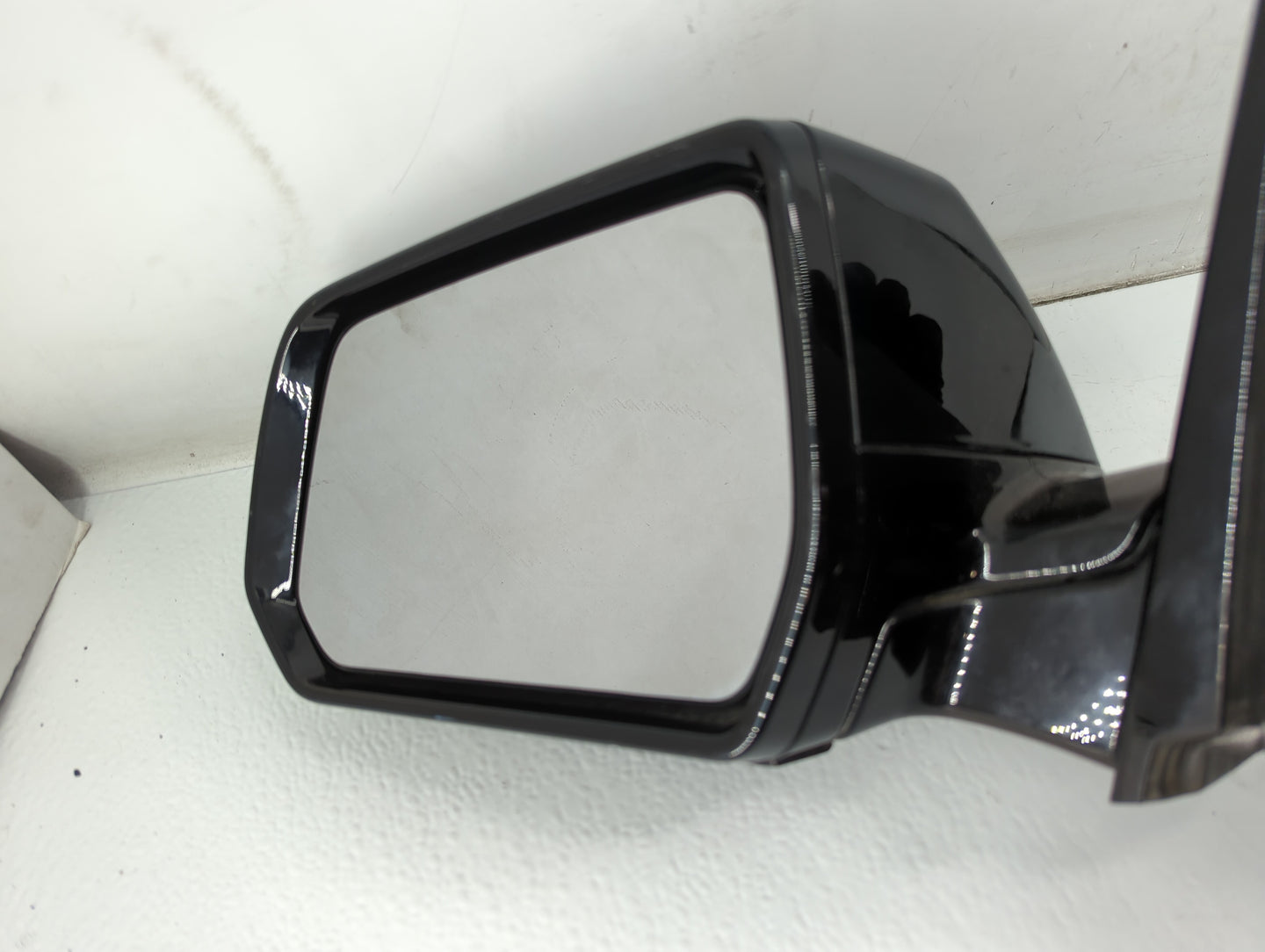 2018-2022 Chevrolet Traverse Side Mirror Replacement Driver Left View Door Mirror P/N:84299235 Fits Fits 2018 2019 2020 2021