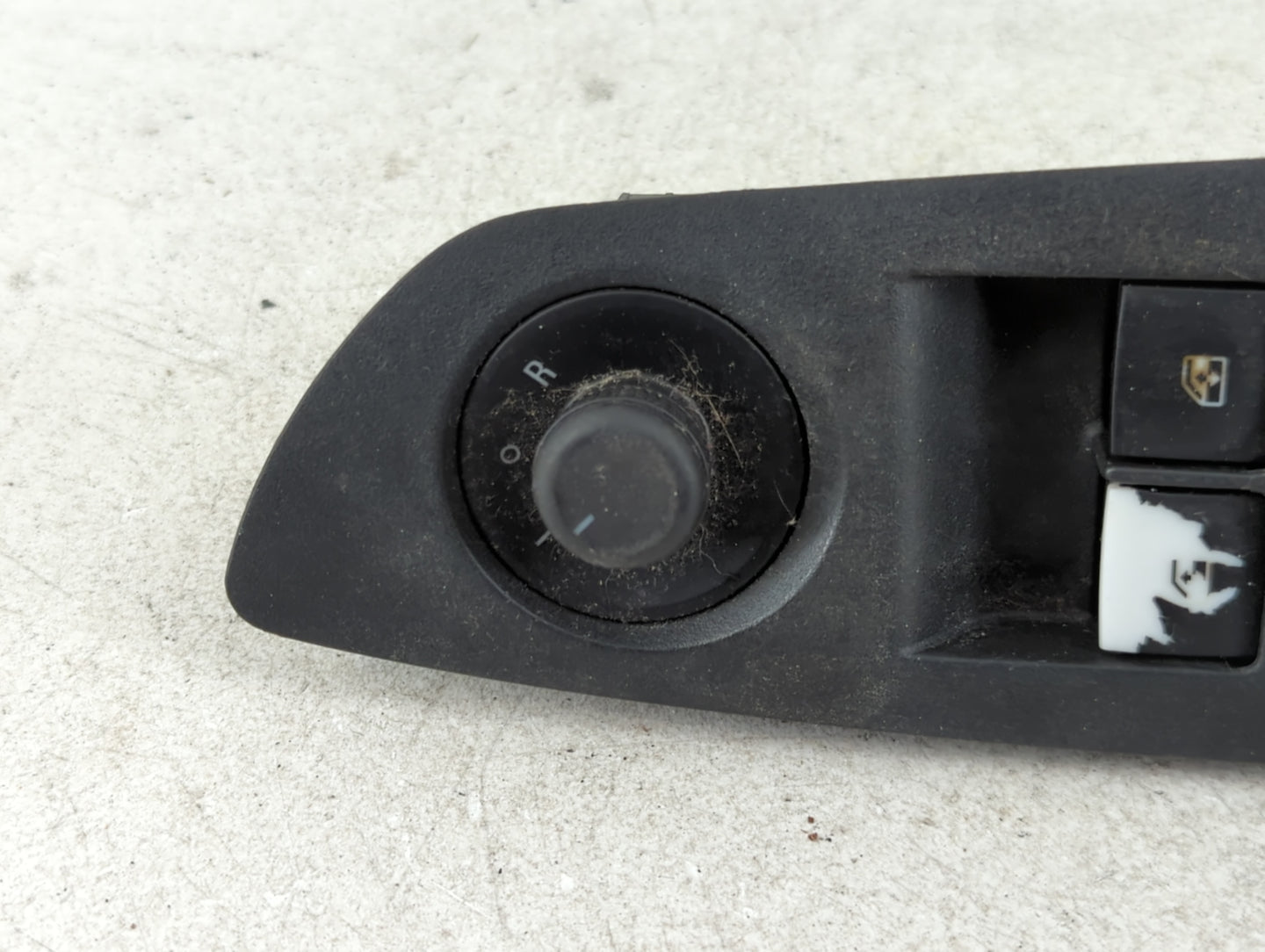 2017-2021 Chevrolet Trax Master Power Window Switch Replacement Driver Side Left P/N:22915128 Fits Fits 2017 2018 2019 2020 