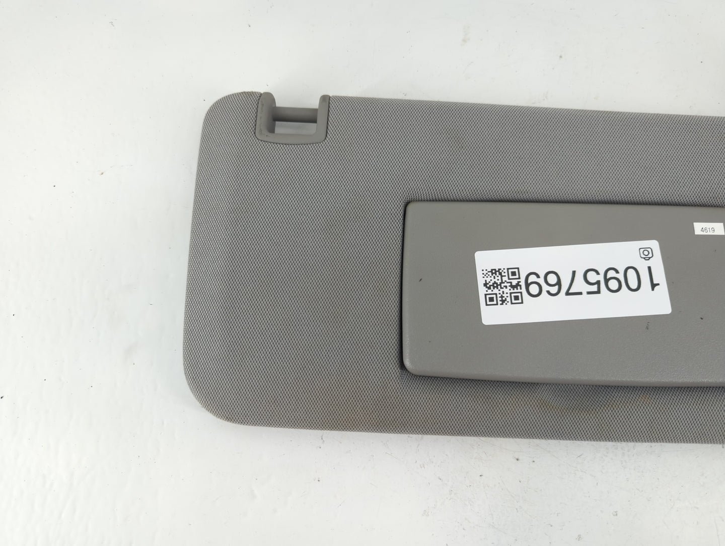 2017-2021 Chevrolet Trax Sun Visor Shade Replacement Passenger Right Mirror Fits Fits 2017 2018 2019 2020 2021 OEM Used Auto