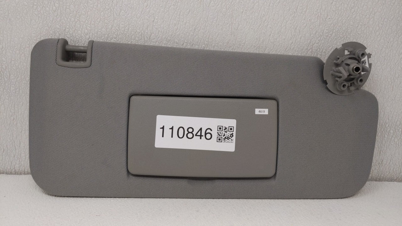 2017-2018 Chevrolet Trax Sun Visor Shade Replacement Passenger Right Mirror Fits Fits 2017 2018 OEM Used Auto Parts - Oemuse