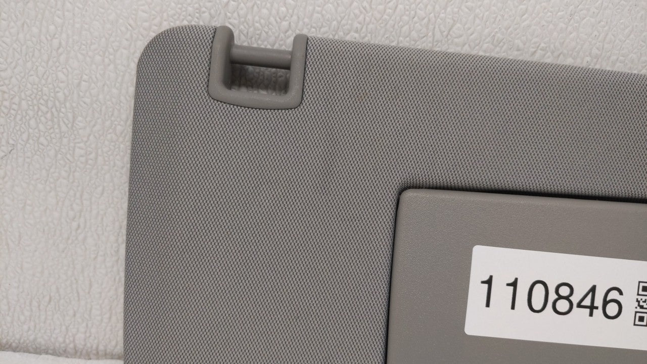 2017-2018 Chevrolet Trax Sun Visor Shade Replacement Passenger Right Mirror Fits Fits 2017 2018 OEM Used Auto Parts - Oemuse