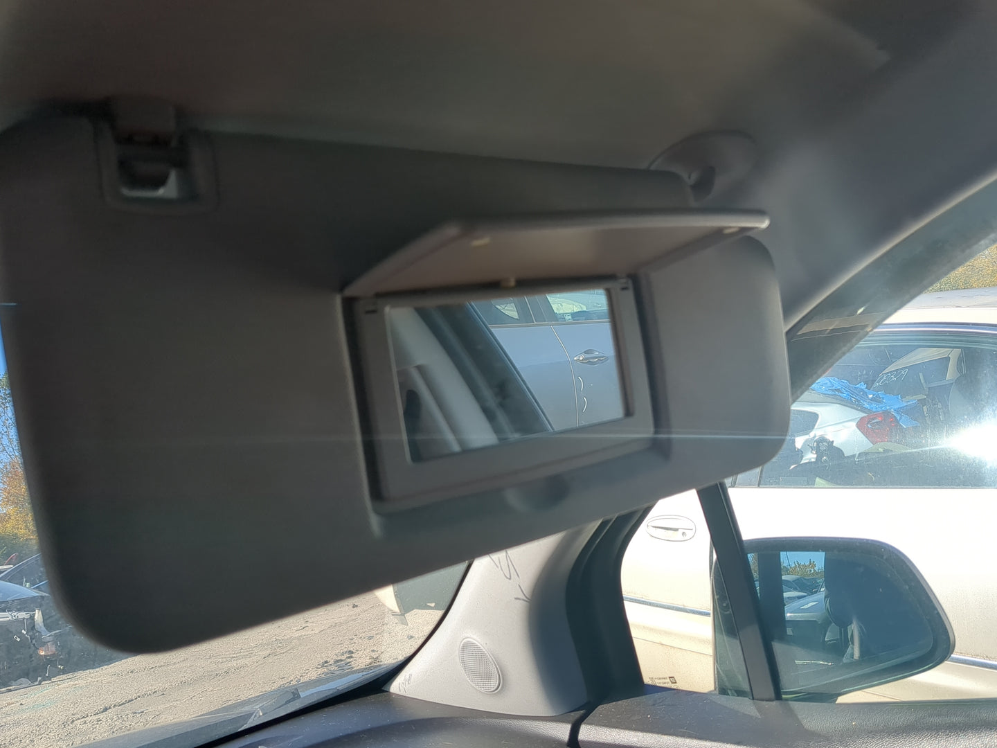 2017-2020 Chevrolet Trax Sun Visor Shade Replacement Passenger Right Mirror Fits Fits 2017 2018 2019 2020 OEM Used Auto Part