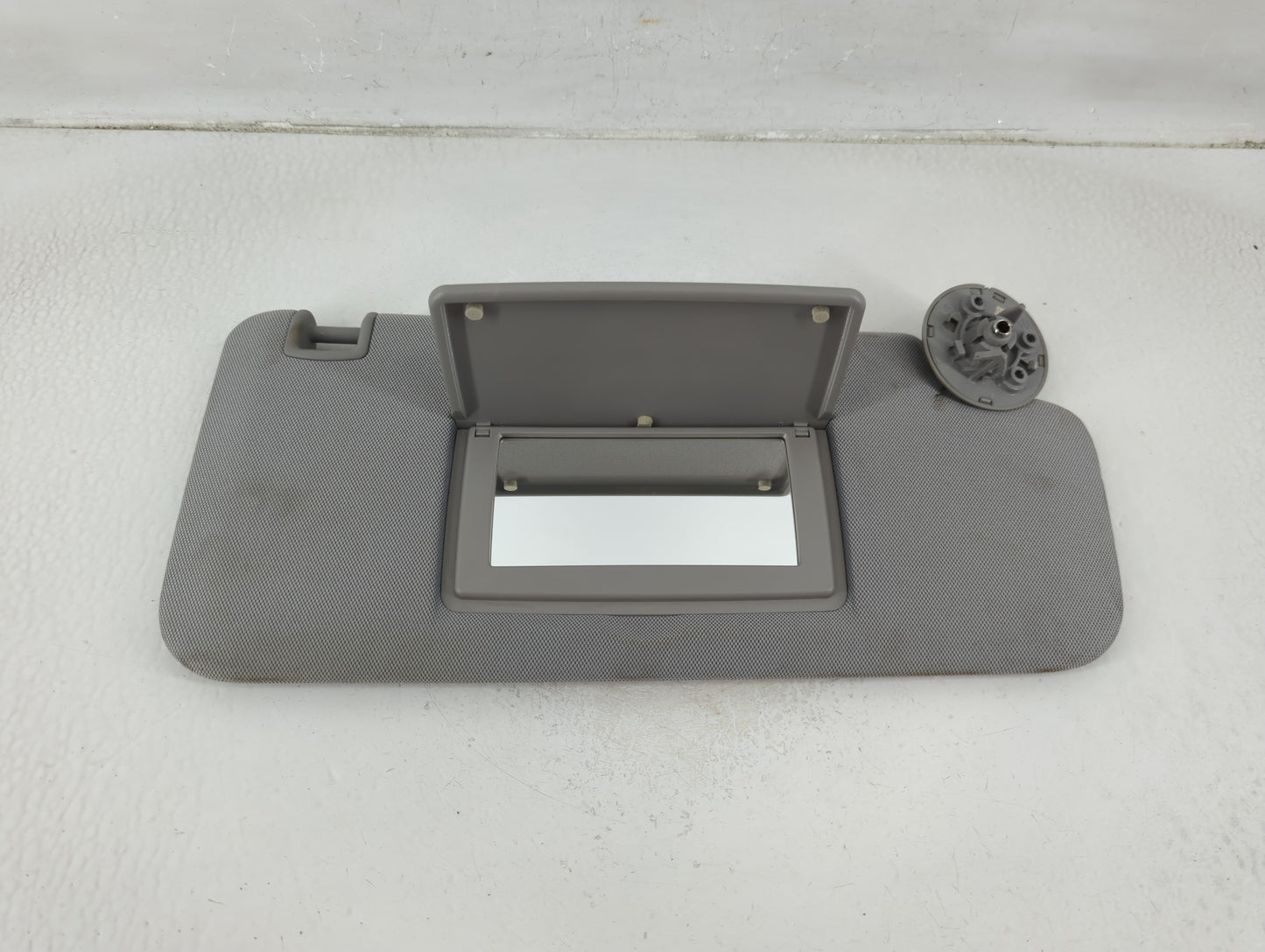 2017-2021 Chevrolet Trax Sun Visor Shade Replacement Passenger Right Mirror Fits Fits 2017 2018 2019 2020 2021 OEM Used Auto