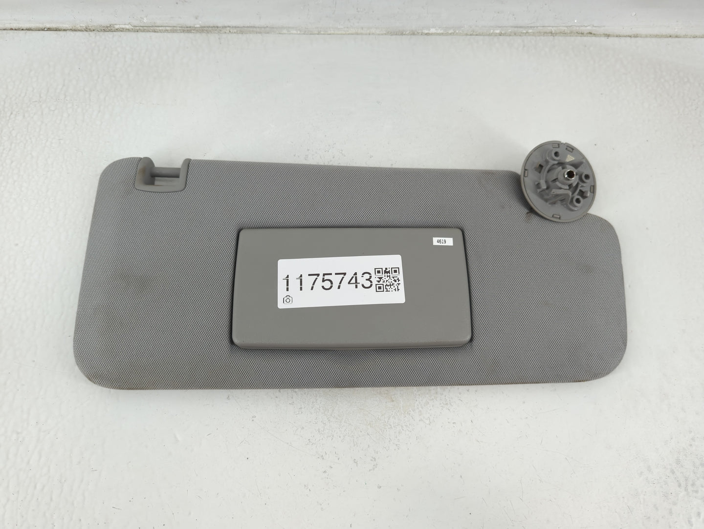 2017-2021 Chevrolet Trax Sun Visor Shade Replacement Passenger Right Mirror Fits Fits 2017 2018 2019 2020 2021 OEM Used Auto