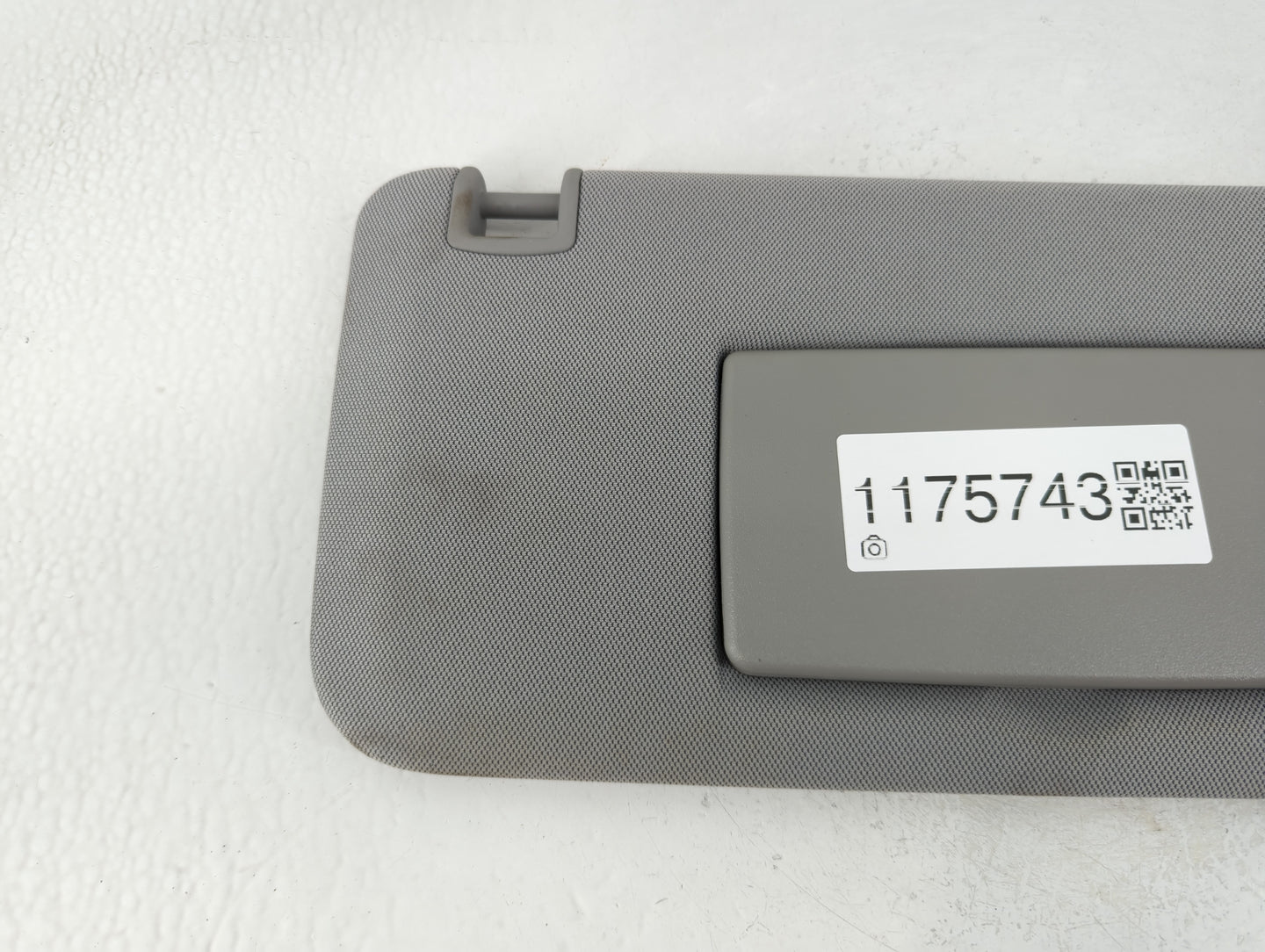 2017-2021 Chevrolet Trax Sun Visor Shade Replacement Passenger Right Mirror Fits Fits 2017 2018 2019 2020 2021 OEM Used Auto