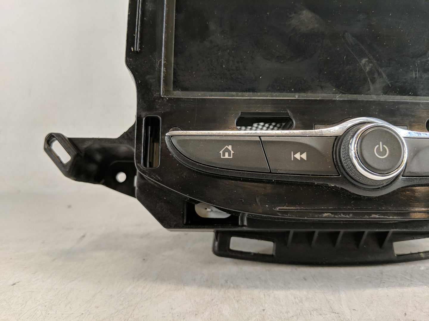 2018-2020 Chevrolet Trax Radio AM FM Cd Player Receiver Replacement P/N:84371468 Fits Fits 2018 2019 2020 OEM Used Auto Part