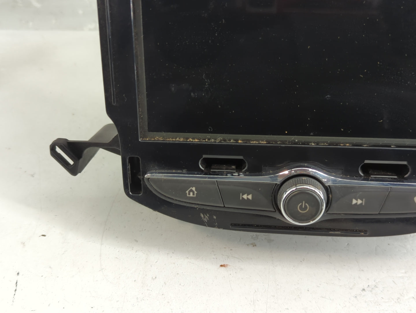 2018 Chevrolet Trax Radio AM FM Cd Player Receiver Replacement P/N:84371468 Fits OEM Used Auto Parts - Oemusedautoparts1.com