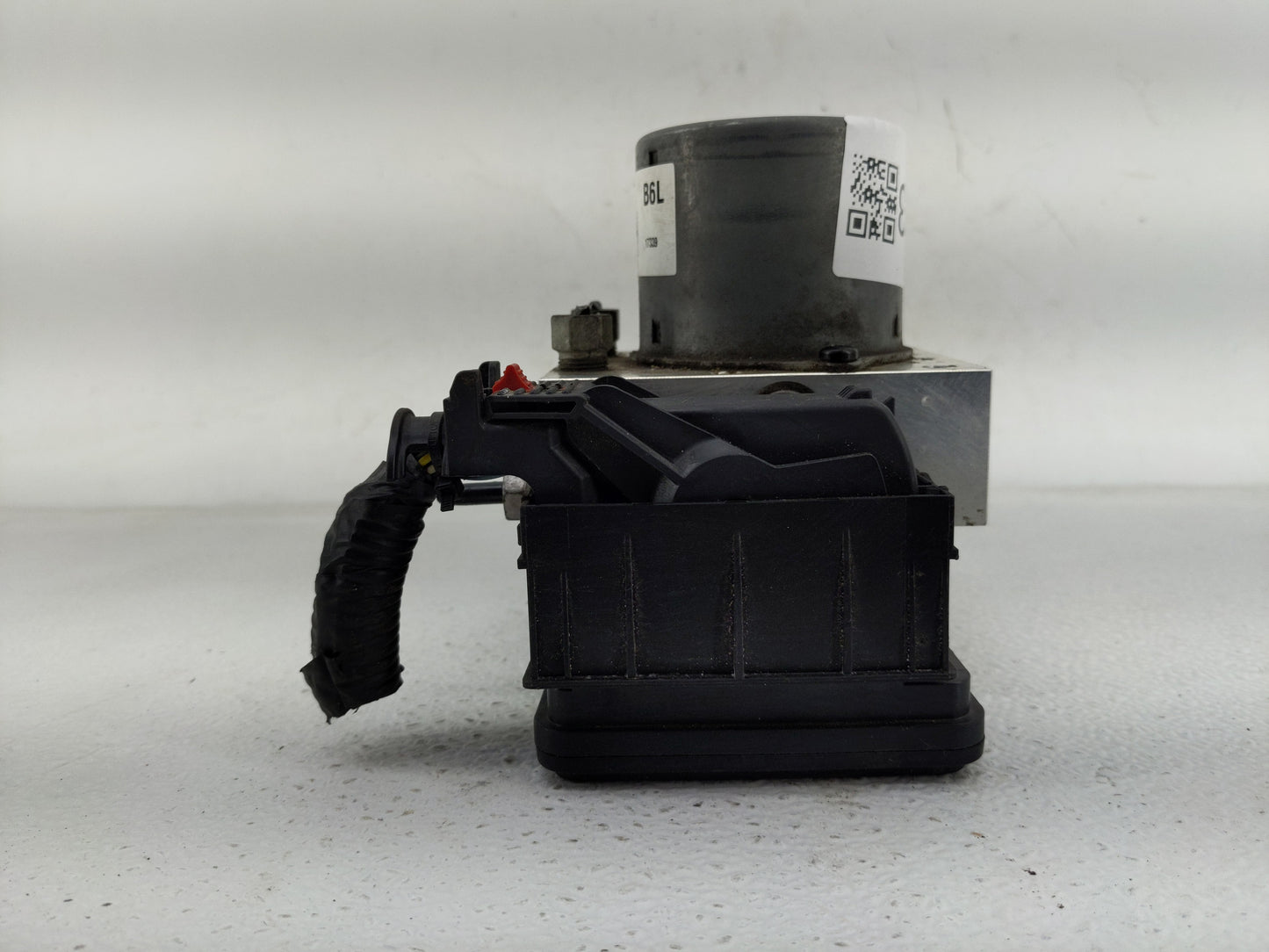 2017-2021 Chevrolet Trax ABS Pump Control Module Replacement P/N:42643519 Fits Fits 2017 2018 2019 2020 2021 OEM Used Auto P