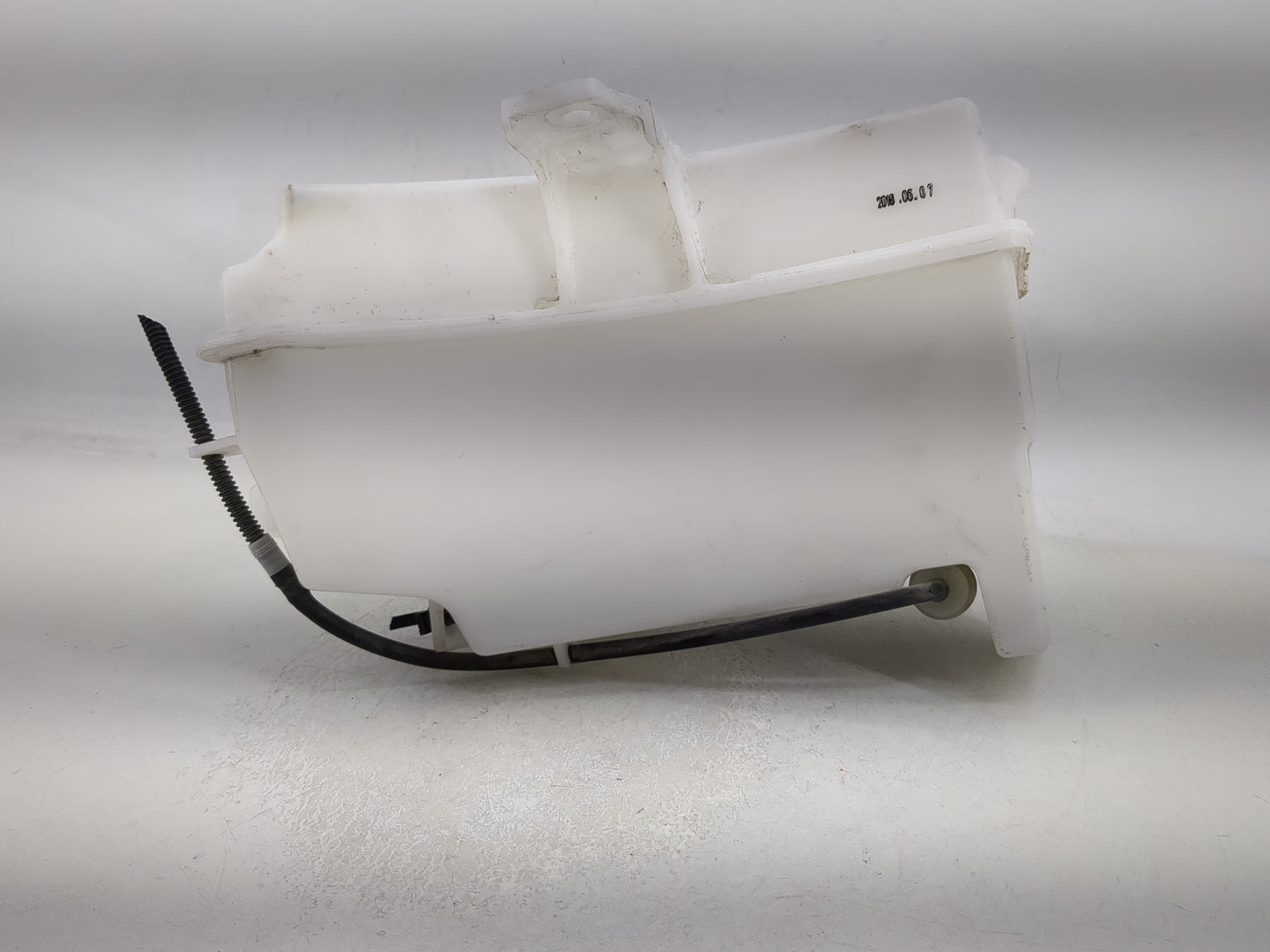 2015-2021 Chevrolet Trax Windshield Washer Fluid Reservoir Bottle Oem - Oemusedautoparts1.com