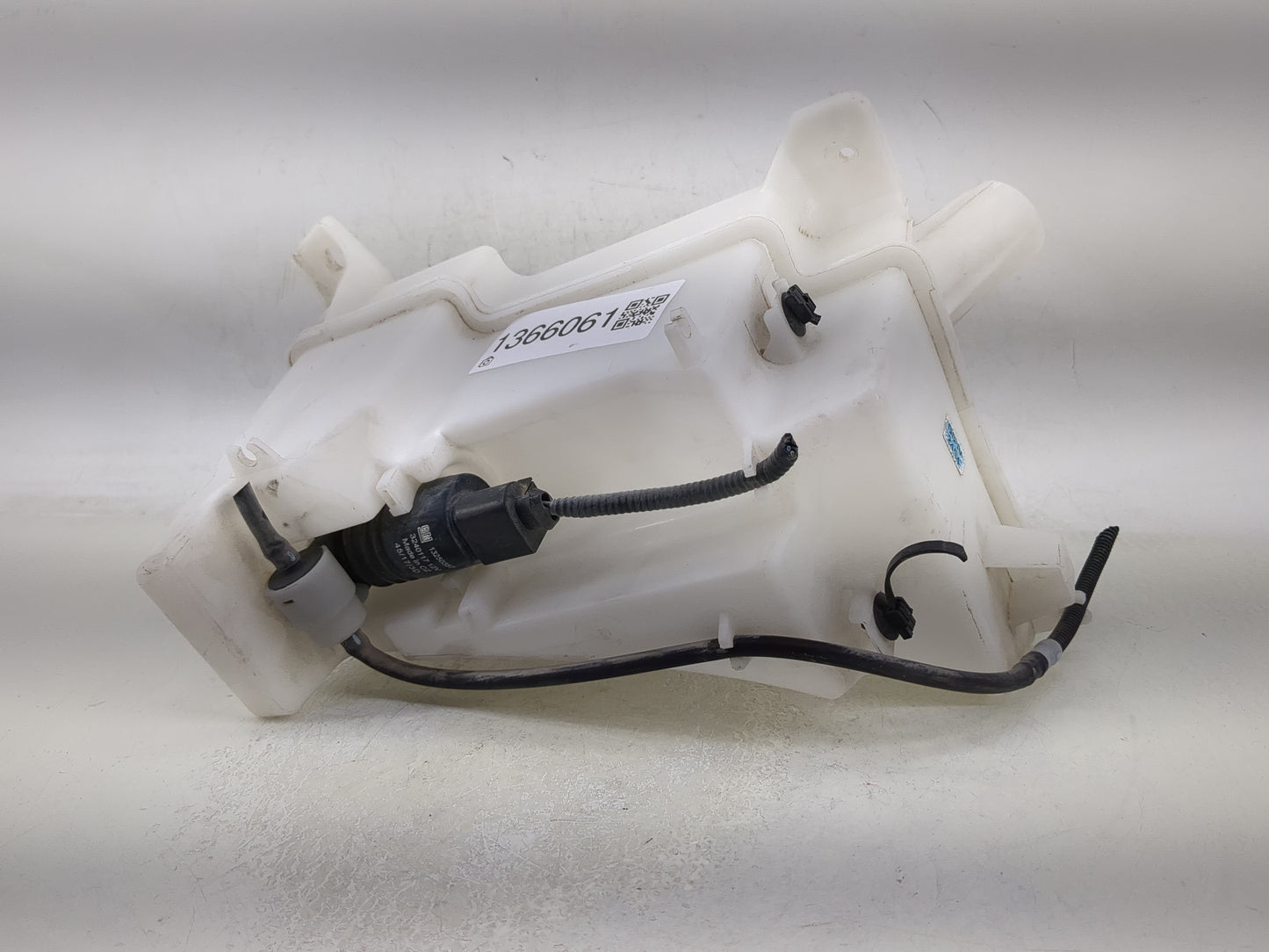 2015-2021 Chevrolet Trax Windshield Washer Fluid Reservoir Bottle Oem - Oemusedautoparts1.com
