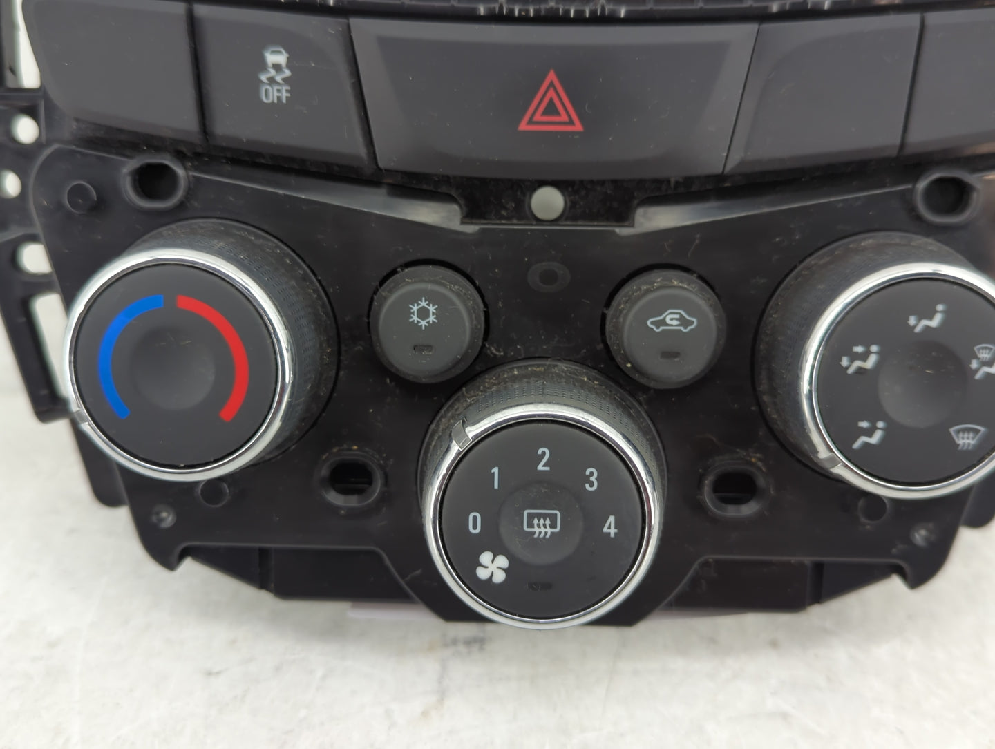 2017-2021 Chevrolet Trax Climate Control Module Temperature AC/Heater Replacement P/N:42588188 Fits Fits 2017 2018 2019 2020