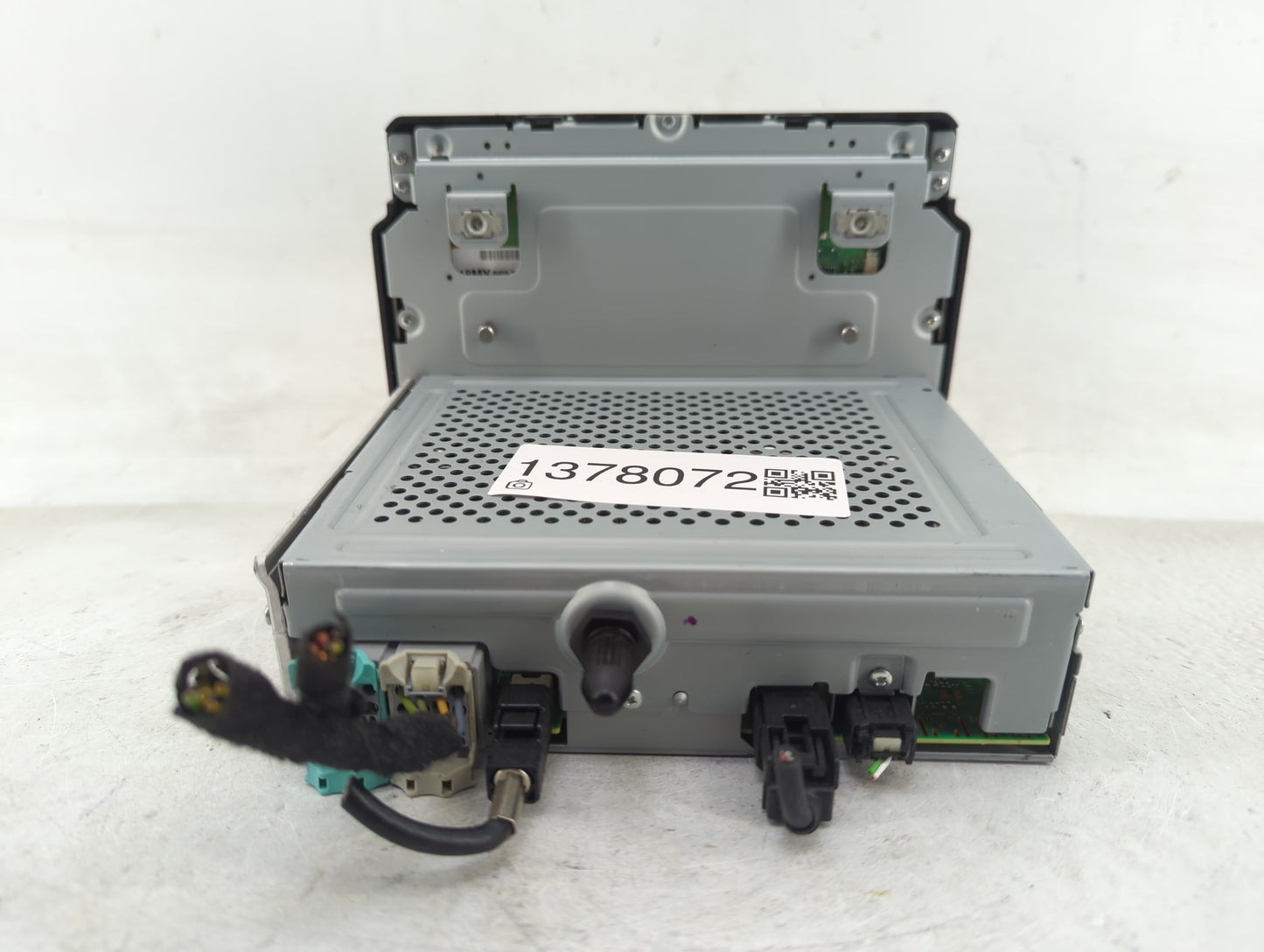 2017-2020 Chevrolet Trax Radio AM FM Cd Player Receiver Replacement P/N:812425551 84371467 Fits Fits 2017 2018 2019 2020 OEM
