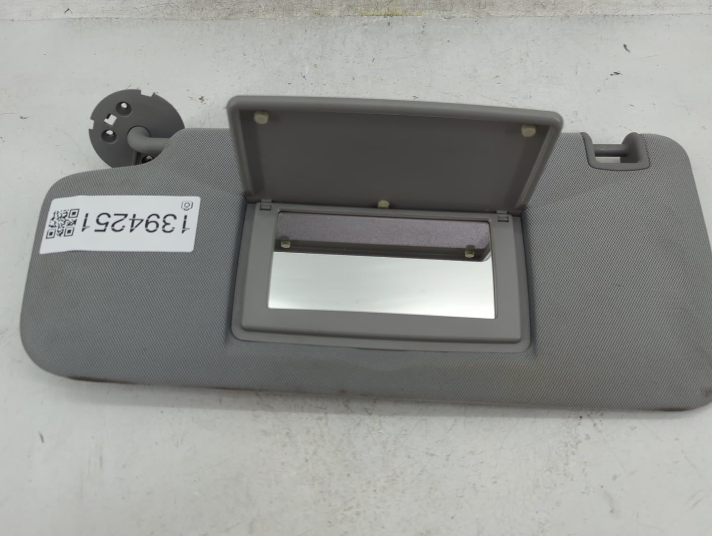 2017-2020 Chevrolet Trax Sun Visor Shade Replacement Driver Left Mirror Fits Fits 2017 2018 2019 2020 OEM Used Auto Parts - 