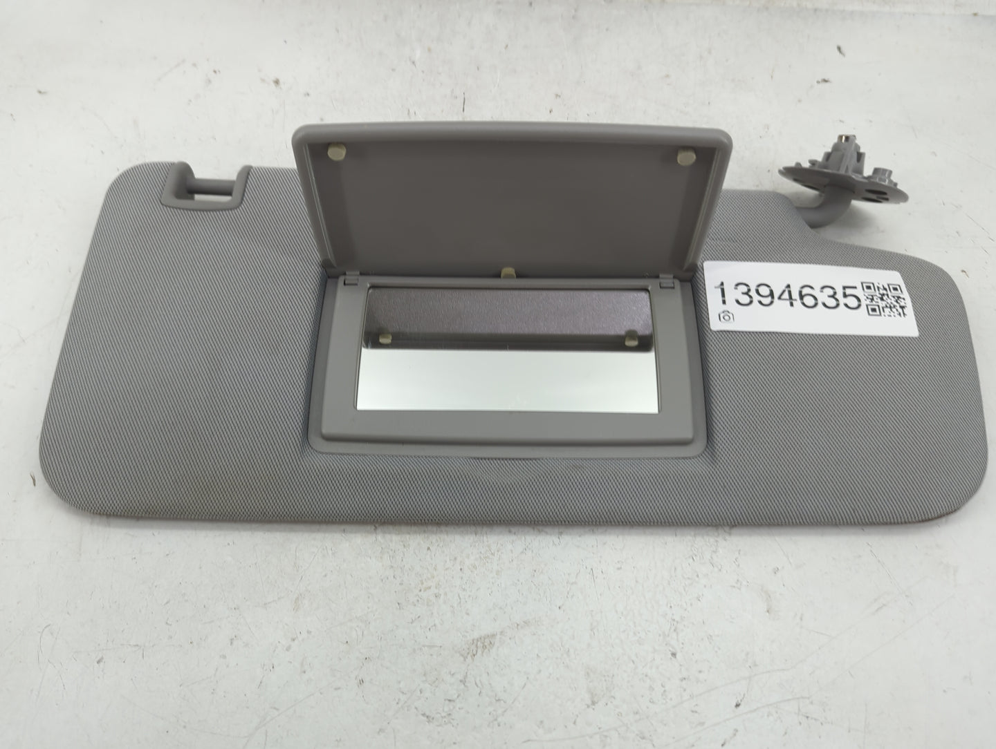 2017-2020 Chevrolet Trax Sun Visor Shade Replacement Passenger Right Mirror Fits Fits 2017 2018 2019 2020 OEM Used Auto Part