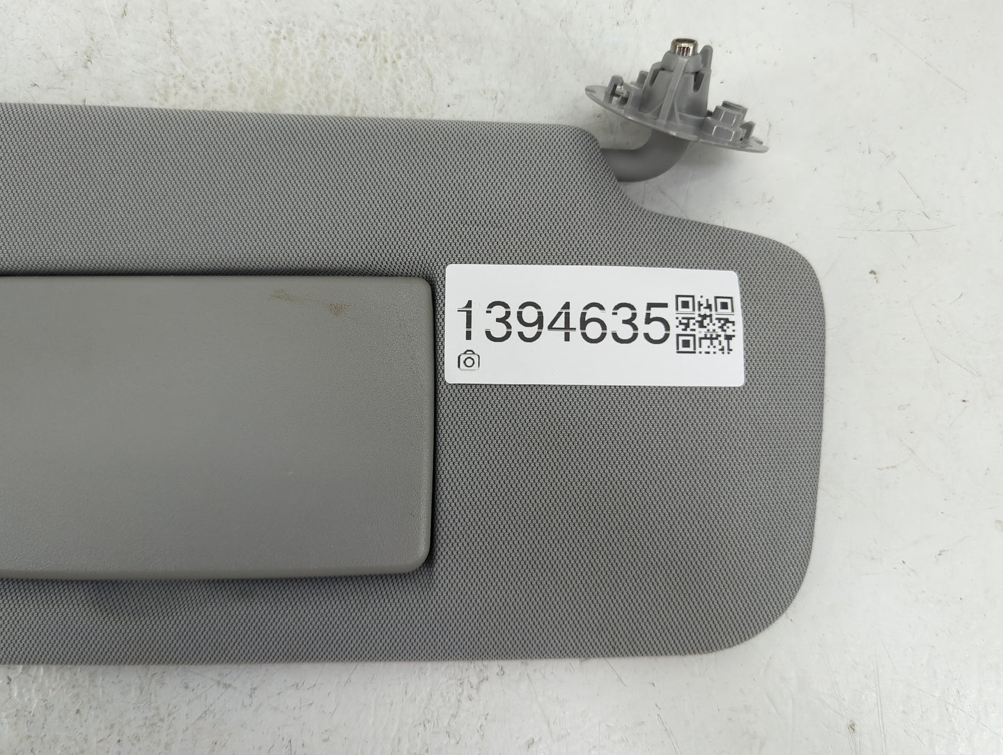 2017-2020 Chevrolet Trax Sun Visor Shade Replacement Passenger Right Mirror Fits Fits 2017 2018 2019 2020 OEM Used Auto Part