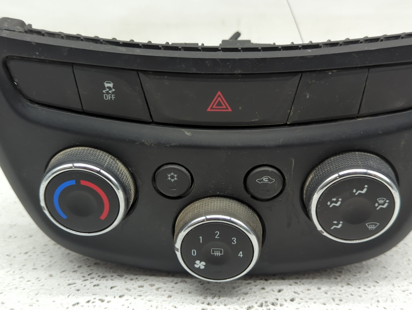 2017-2021 Chevrolet Trax Climate Control Module Temperature AC/Heater Replacement P/N:42521436 Fits Fits 2017 2018 2019 2020