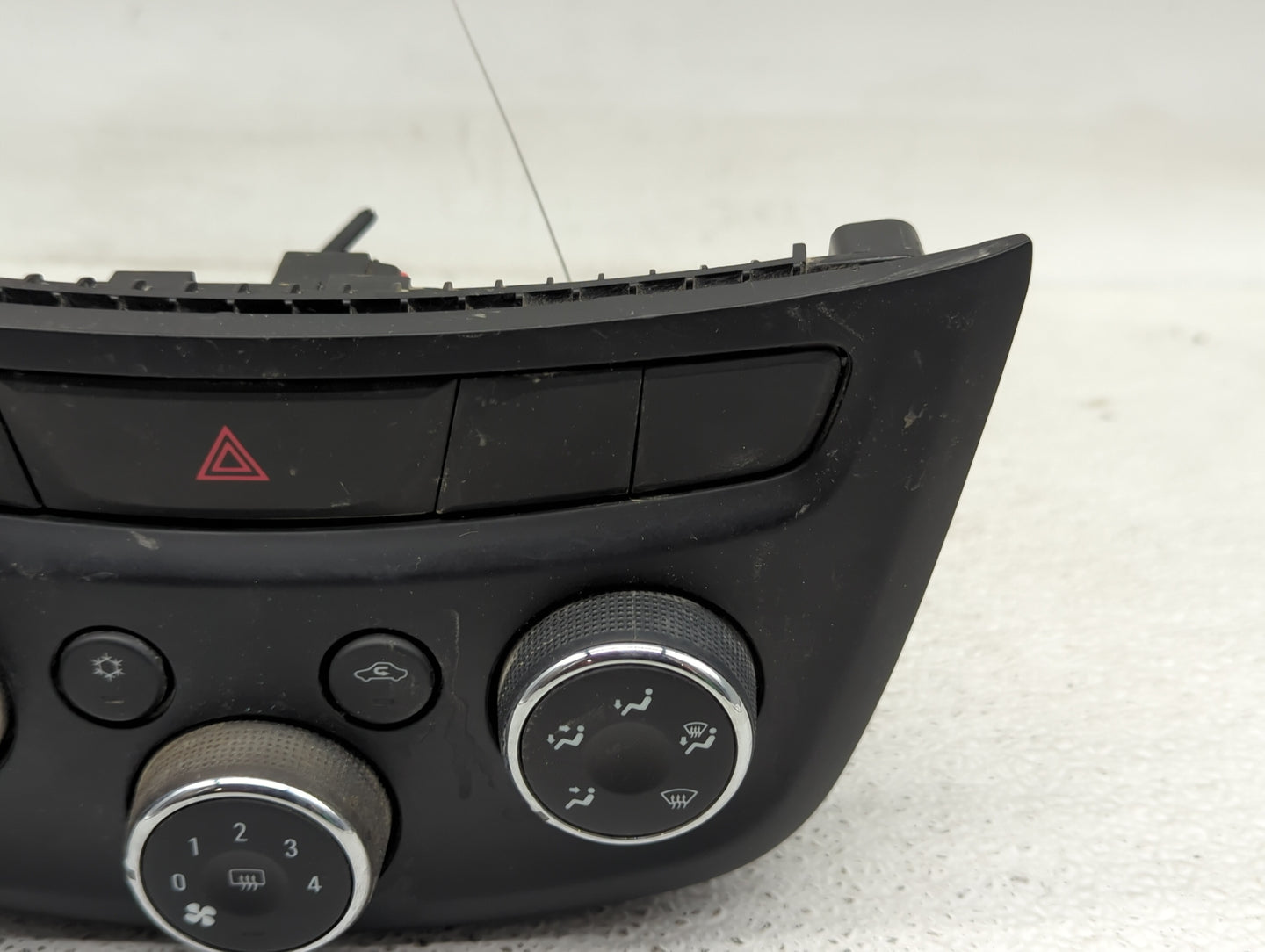 2017-2021 Chevrolet Trax Climate Control Module Temperature AC/Heater Replacement P/N:42521436 Fits Fits 2017 2018 2019 2020