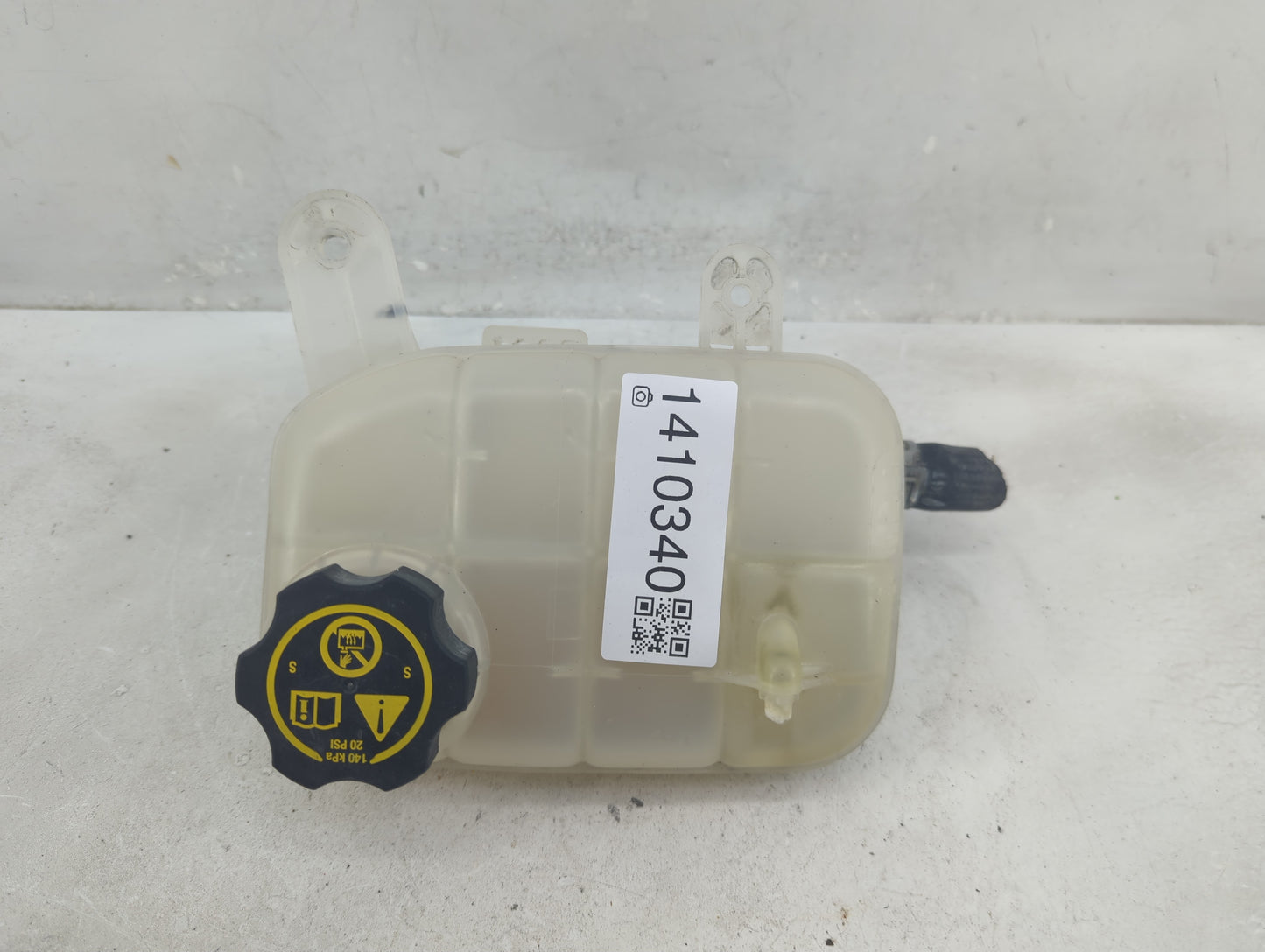 2013-2021 Chevrolet Trax Radiator Coolant Overflow Expansion Tank Bottle 1410340 - Oemusedautoparts1.com